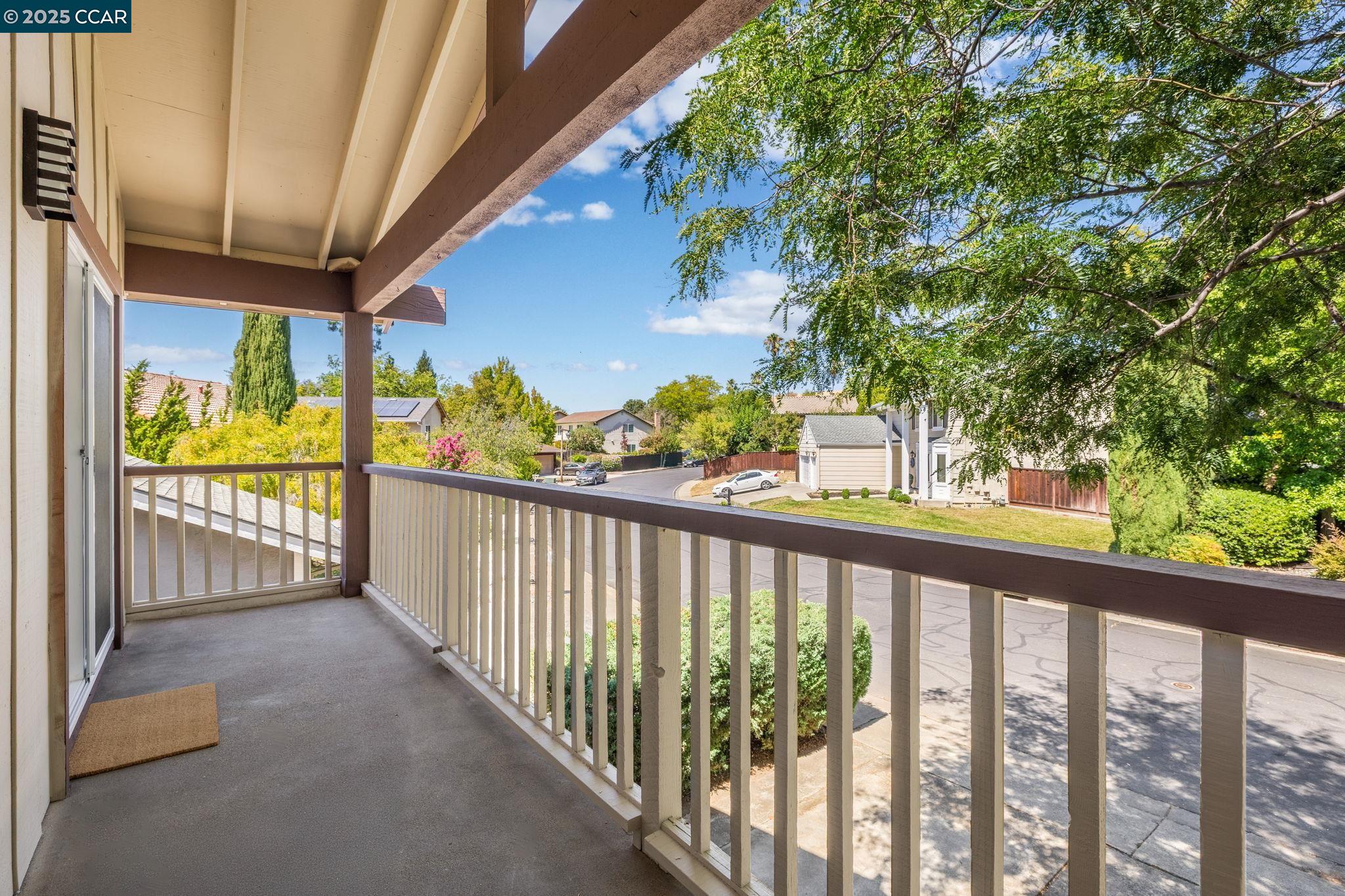 Detail Gallery Image 14 of 29 For 1241 Morning Glory Dr, Concord,  CA 94521 - 5 Beds | 4 Baths