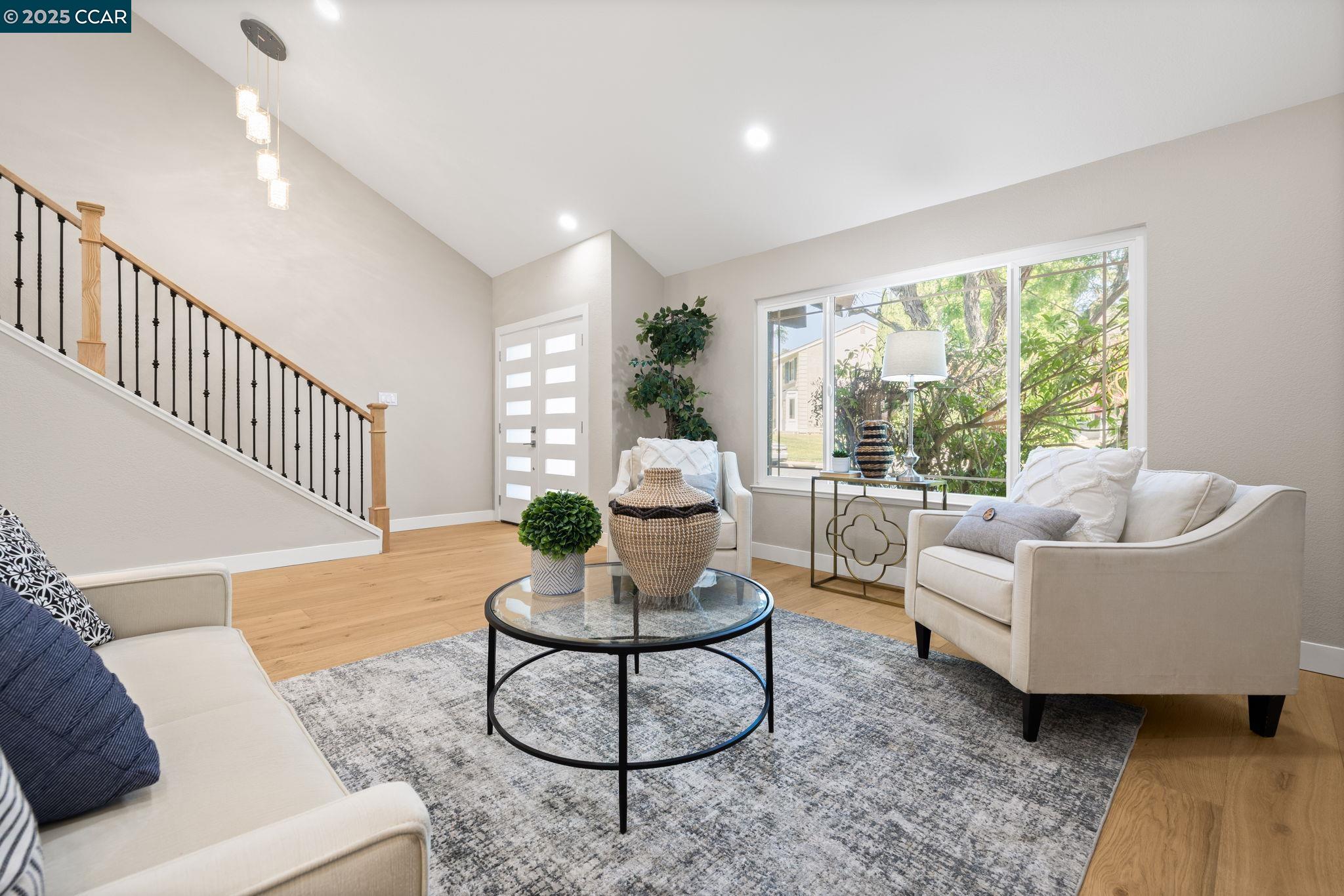 Detail Gallery Image 3 of 29 For 1241 Morning Glory Dr, Concord,  CA 94521 - 5 Beds | 4 Baths