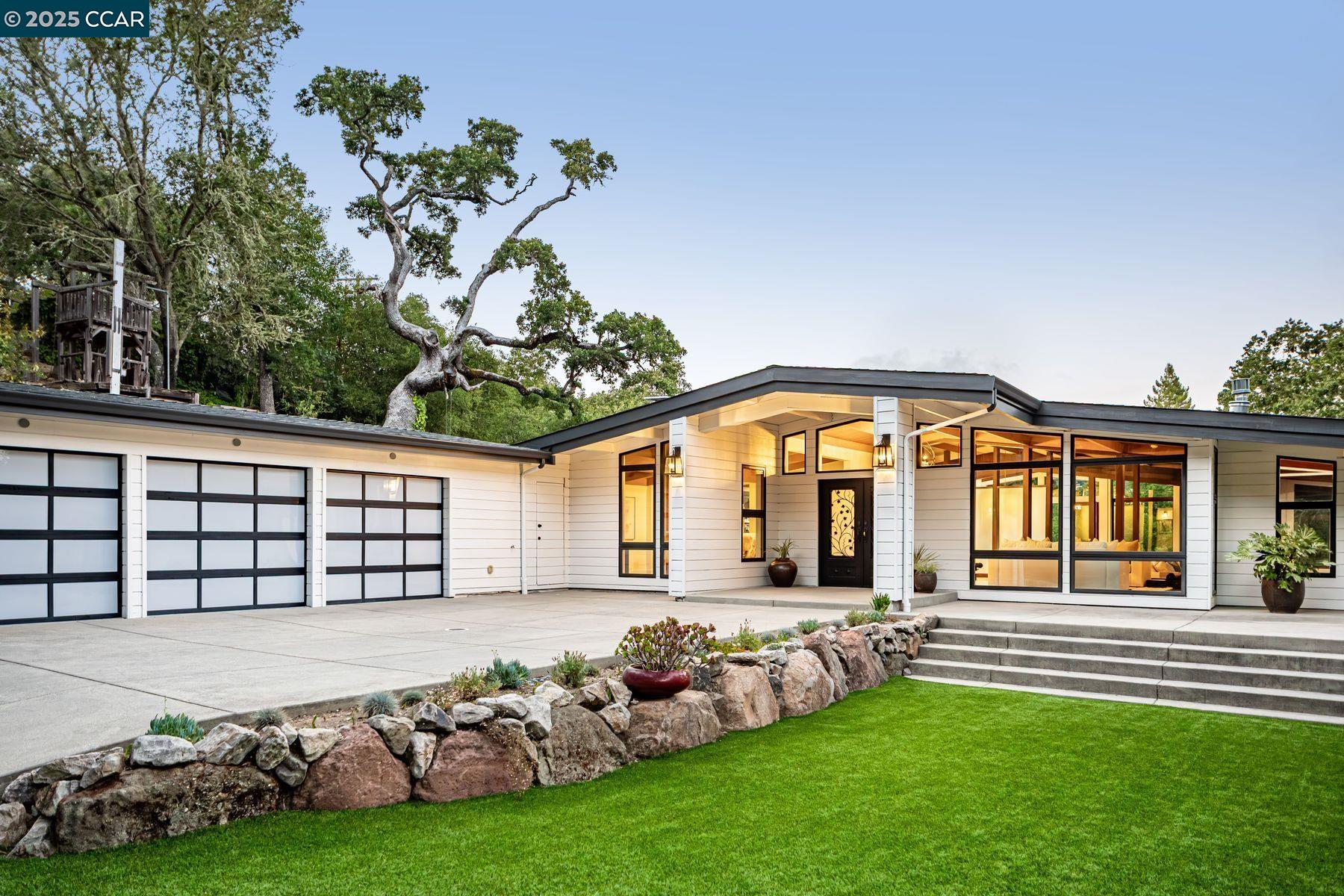 Detail Gallery Image 2 of 48 For 8 Oak Arbor Rd, Orinda,  CA 94563 - 5 Beds | 4/1 Baths