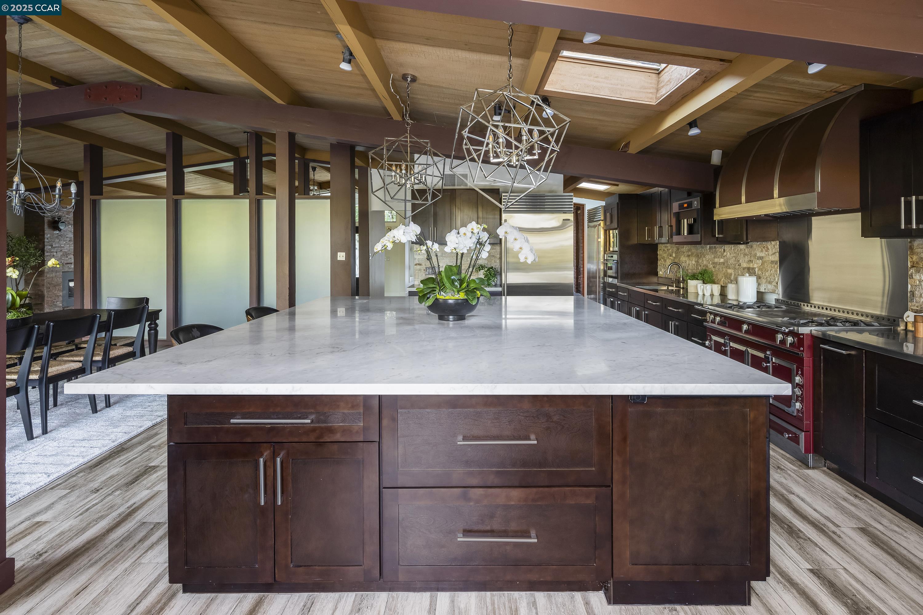 Detail Gallery Image 12 of 47 For 8 Oak Arbor Rd, Orinda,  CA 94563 - 5 Beds | 4/1 Baths
