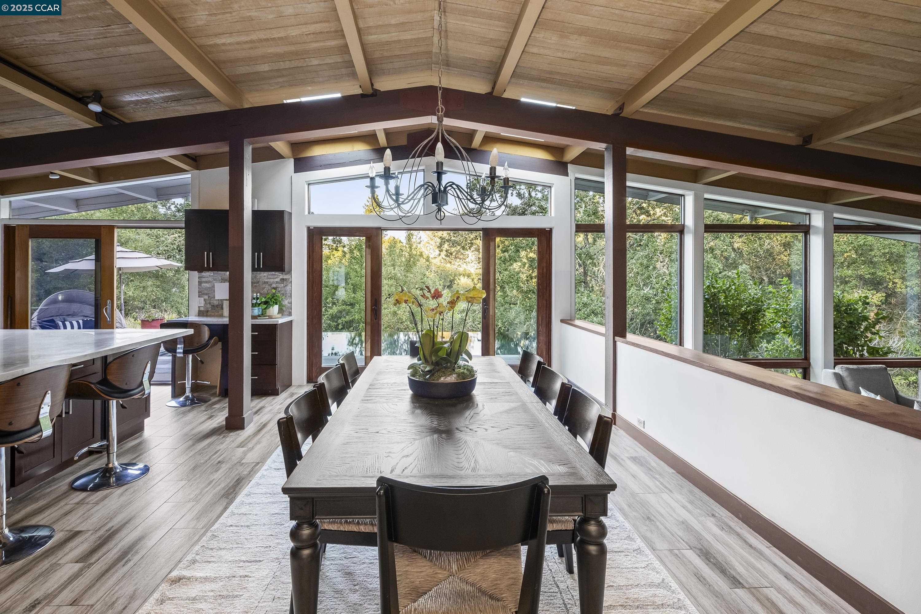 Detail Gallery Image 14 of 47 For 8 Oak Arbor Rd, Orinda,  CA 94563 - 5 Beds | 4/1 Baths
