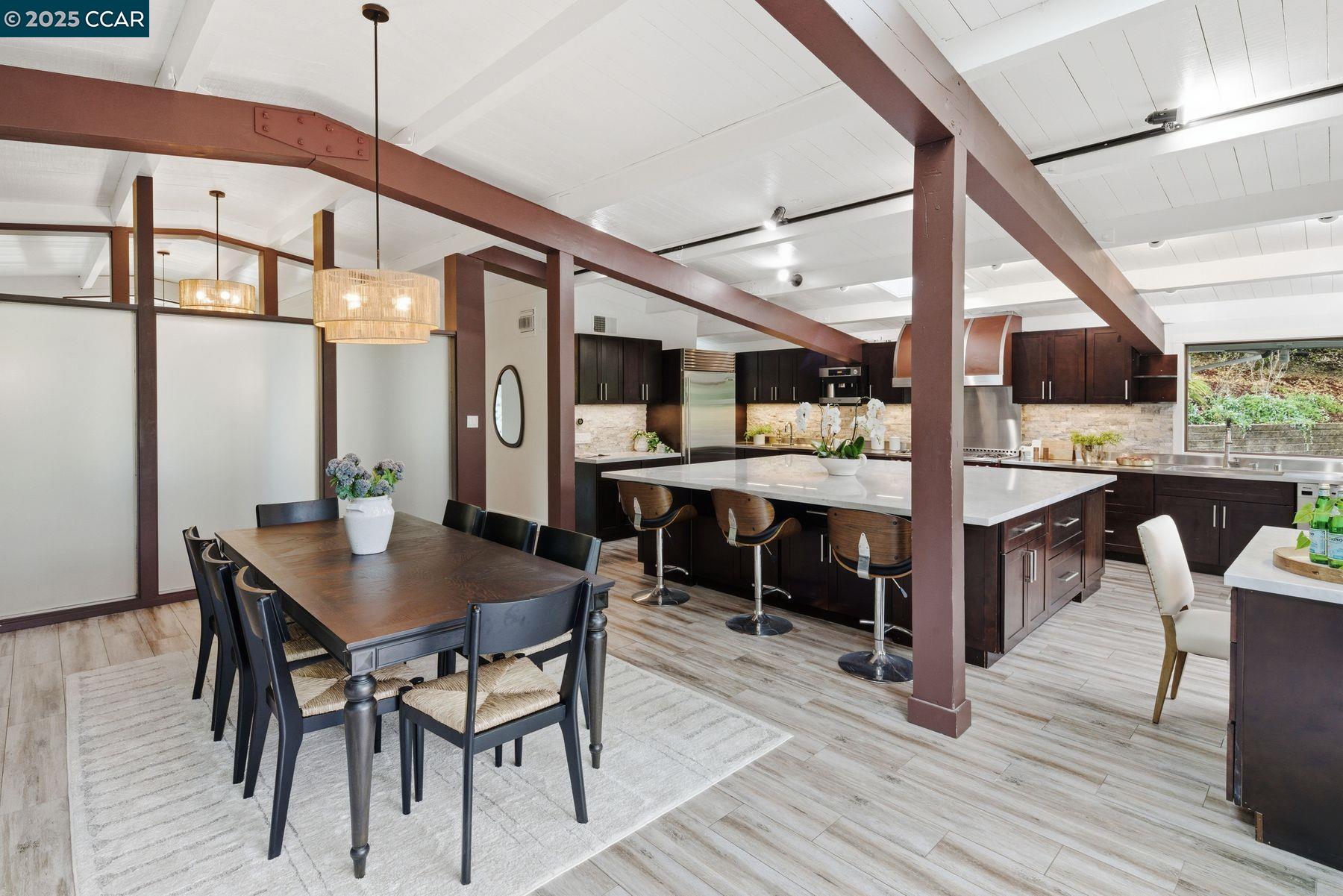 Detail Gallery Image 14 of 48 For 8 Oak Arbor Rd, Orinda,  CA 94563 - 5 Beds | 4/1 Baths