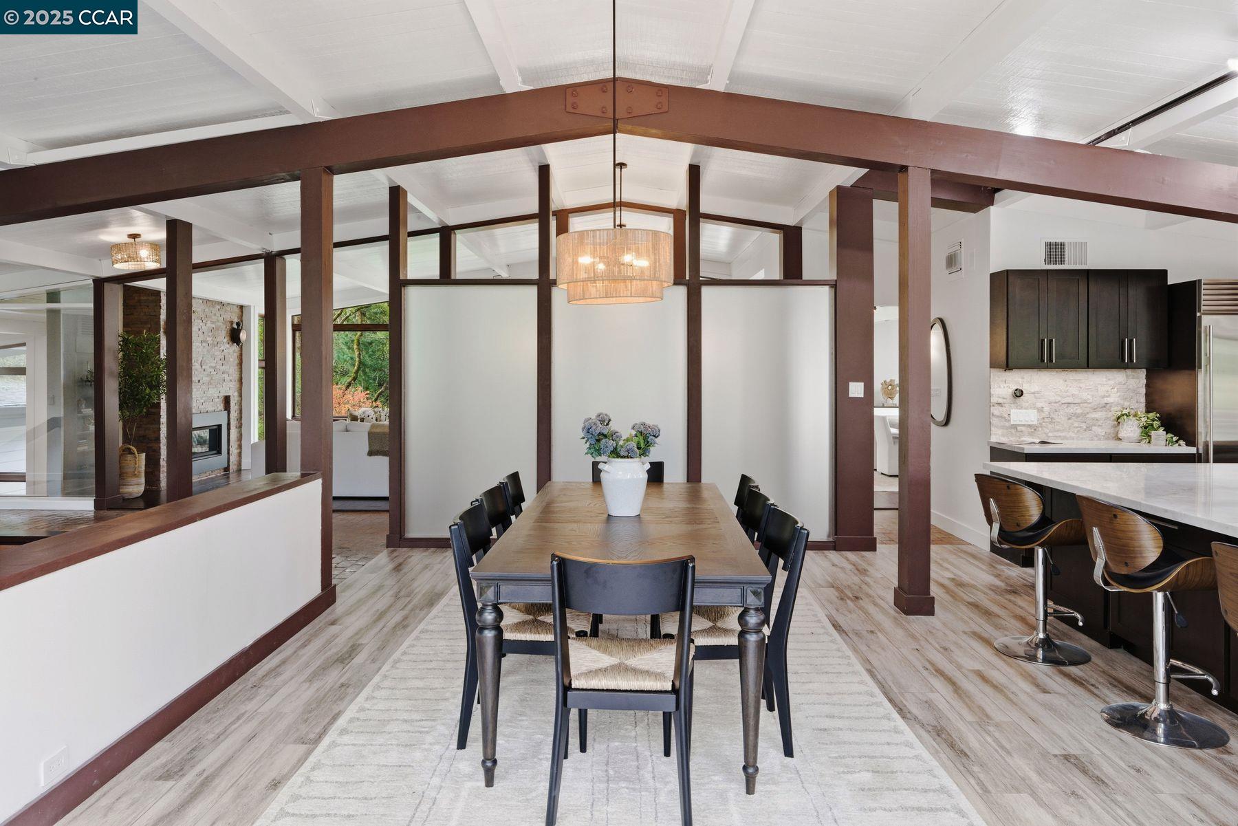 Detail Gallery Image 15 of 48 For 8 Oak Arbor Rd, Orinda,  CA 94563 - 5 Beds | 4/1 Baths