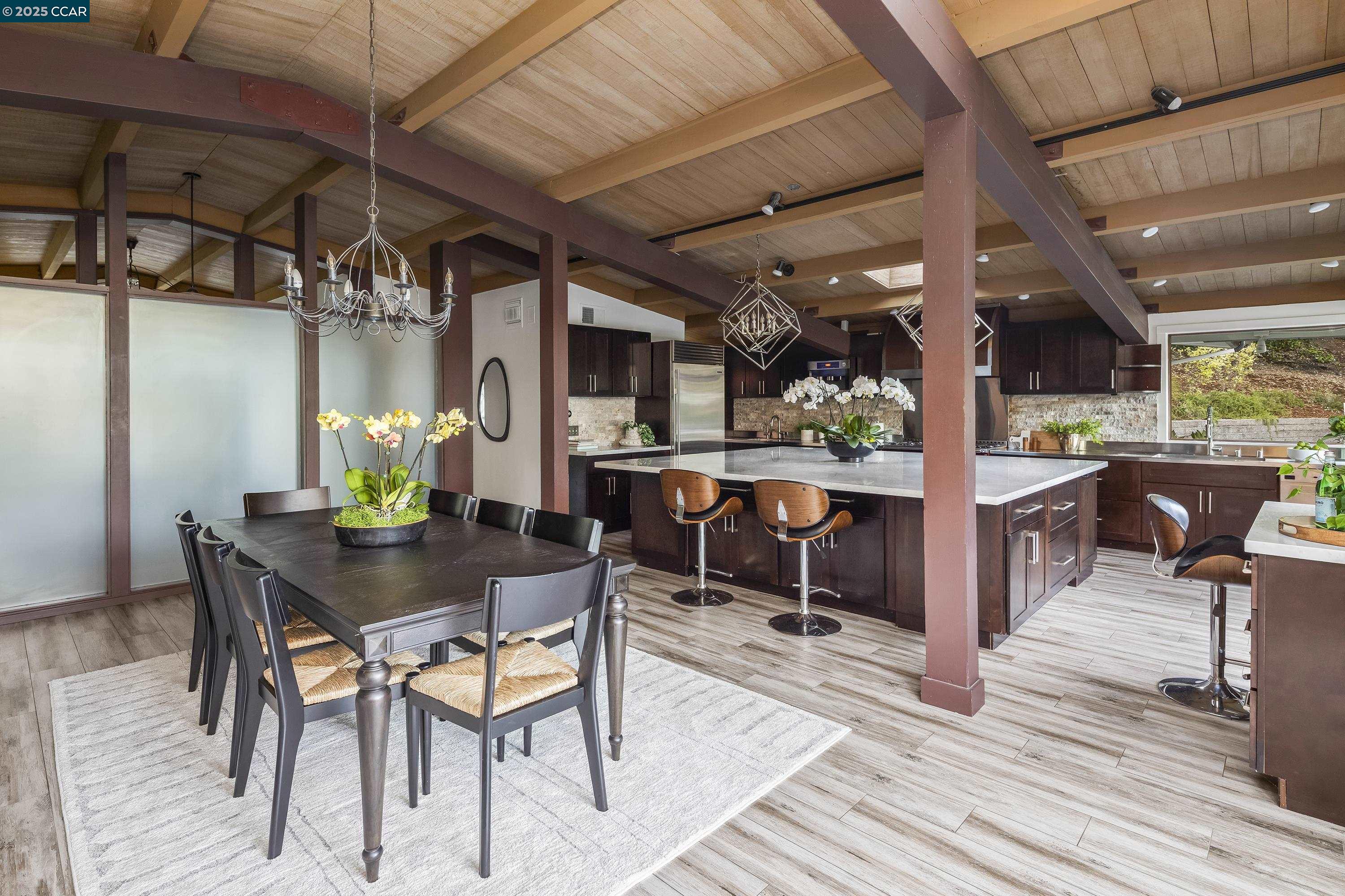 Detail Gallery Image 16 of 47 For 8 Oak Arbor Rd, Orinda,  CA 94563 - 5 Beds | 4/1 Baths