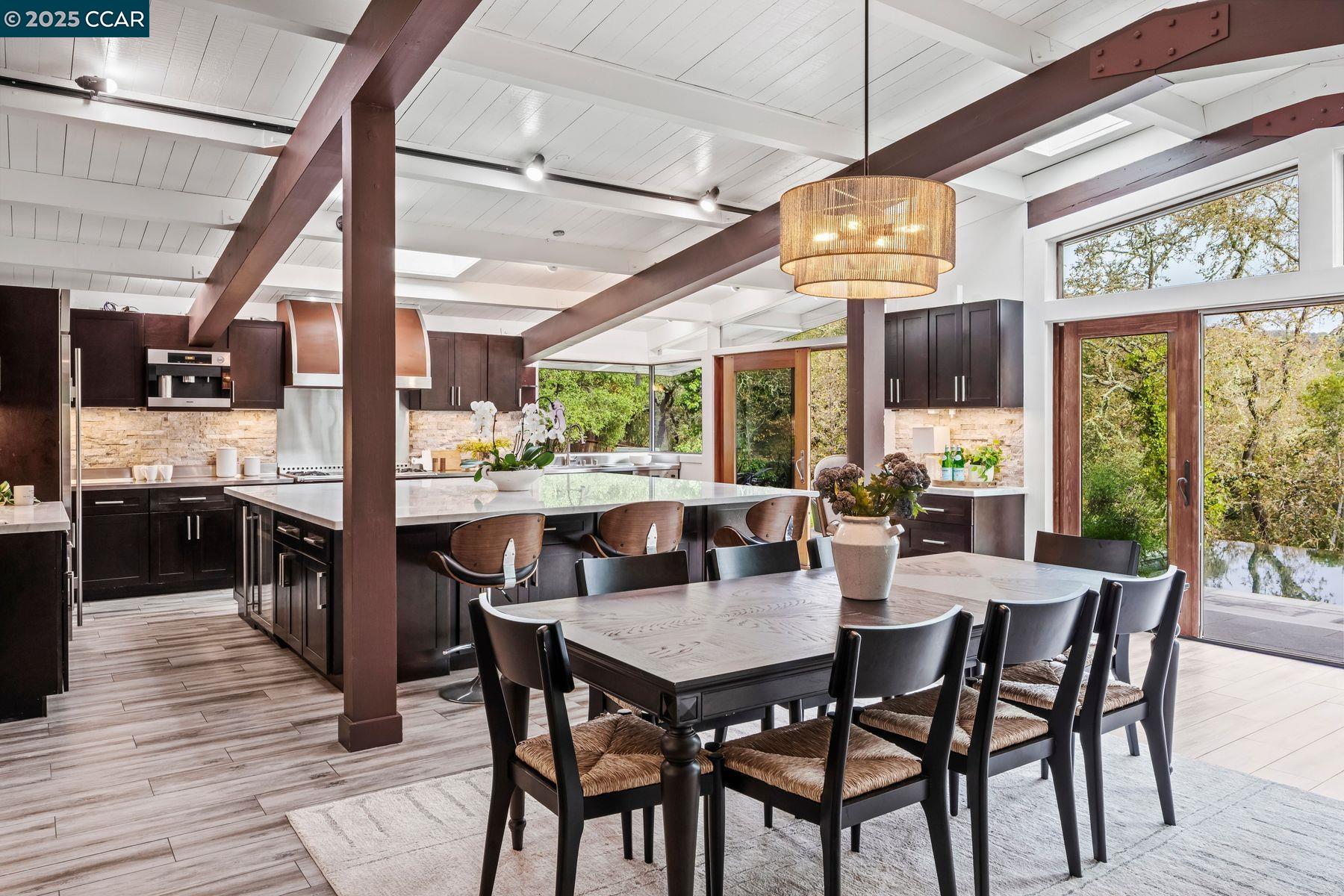 Detail Gallery Image 16 of 48 For 8 Oak Arbor Rd, Orinda,  CA 94563 - 5 Beds | 4/1 Baths