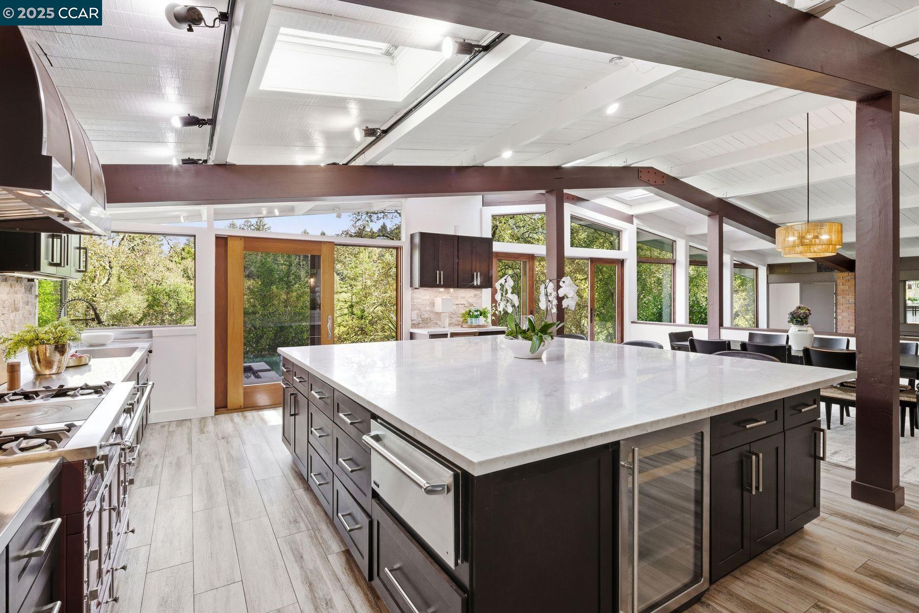 Detail Gallery Image 17 of 48 For 8 Oak Arbor Rd, Orinda,  CA 94563 - 5 Beds | 4/1 Baths