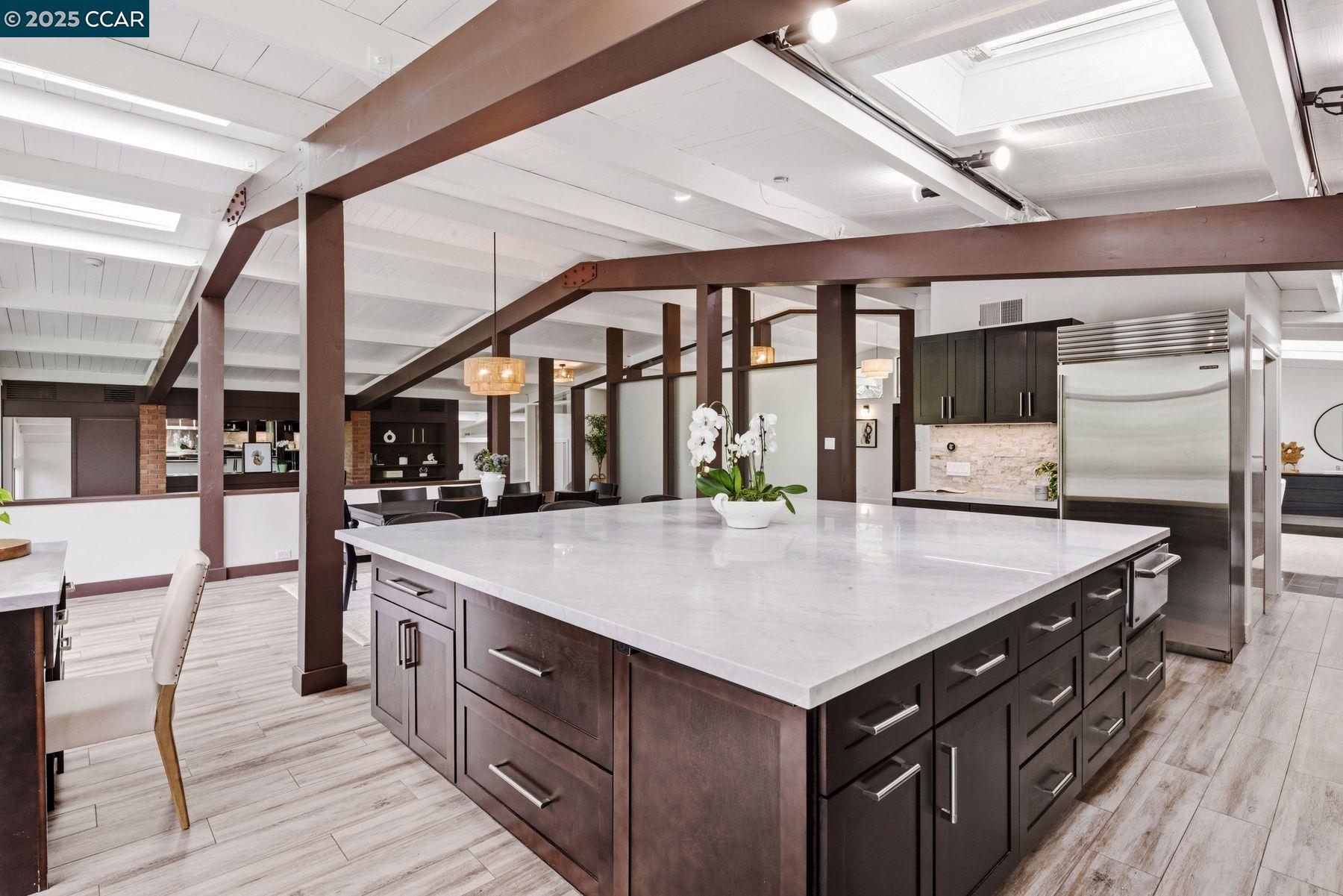 Detail Gallery Image 18 of 48 For 8 Oak Arbor Rd, Orinda,  CA 94563 - 5 Beds | 4/1 Baths