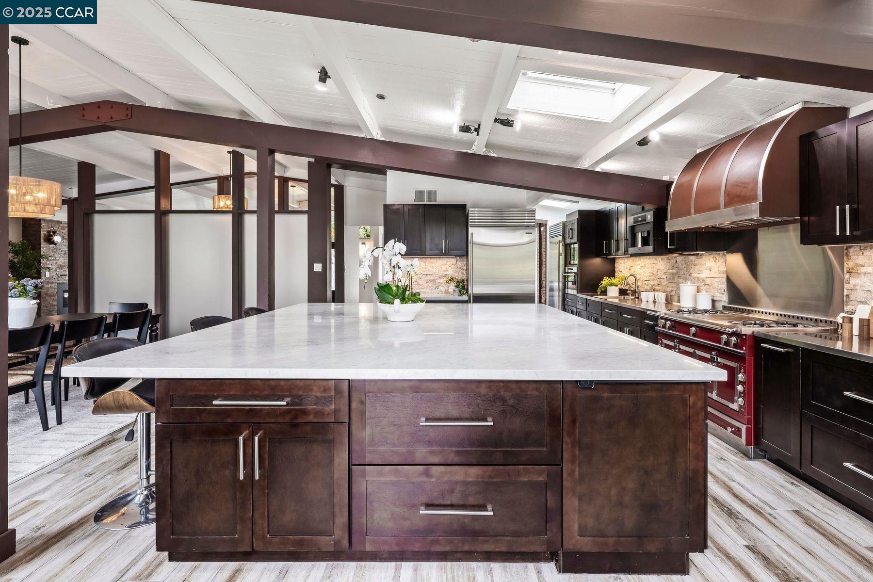 Detail Gallery Image 19 of 48 For 8 Oak Arbor Rd, Orinda,  CA 94563 - 5 Beds | 4/1 Baths