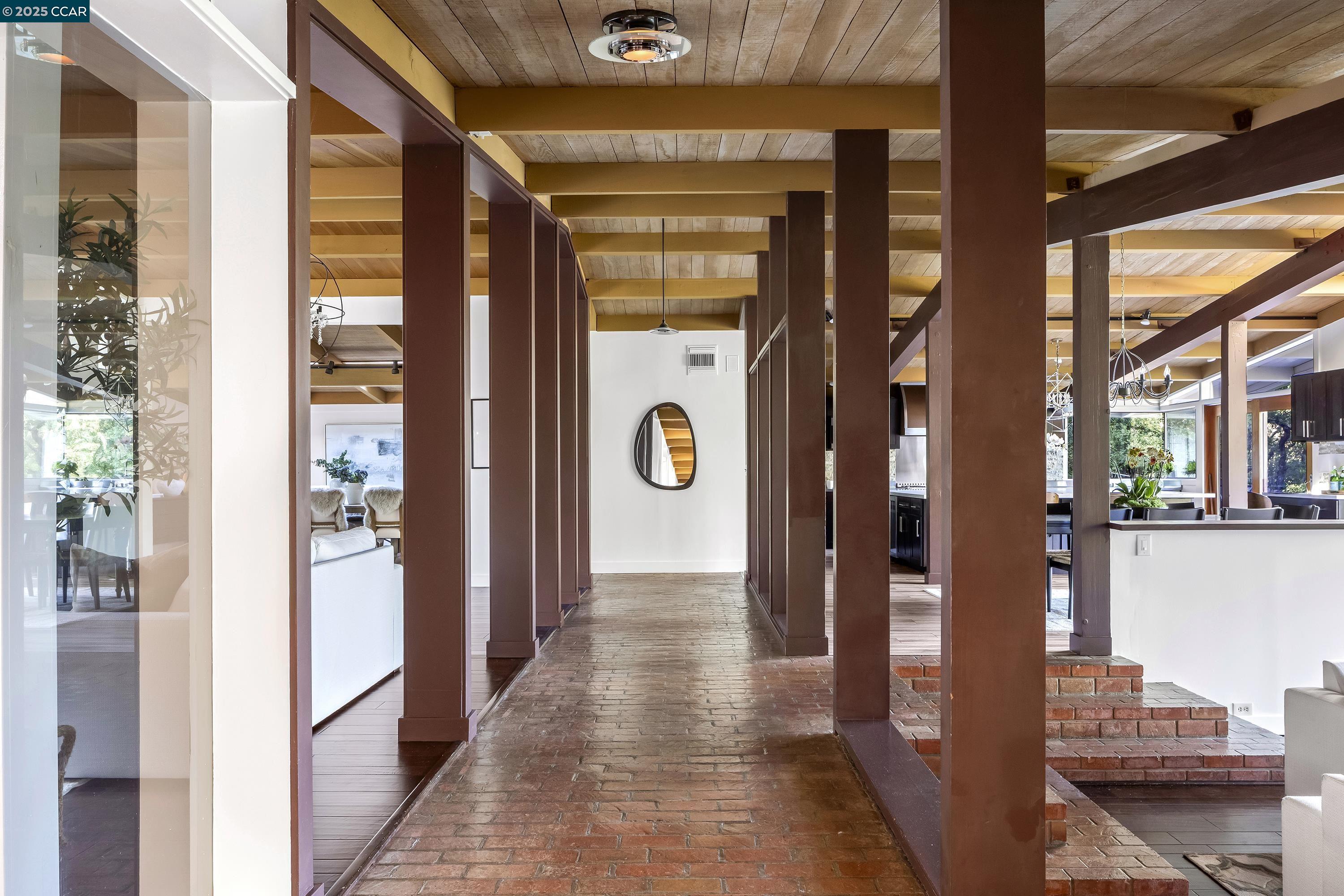 Detail Gallery Image 20 of 47 For 8 Oak Arbor Rd, Orinda,  CA 94563 - 5 Beds | 4/1 Baths