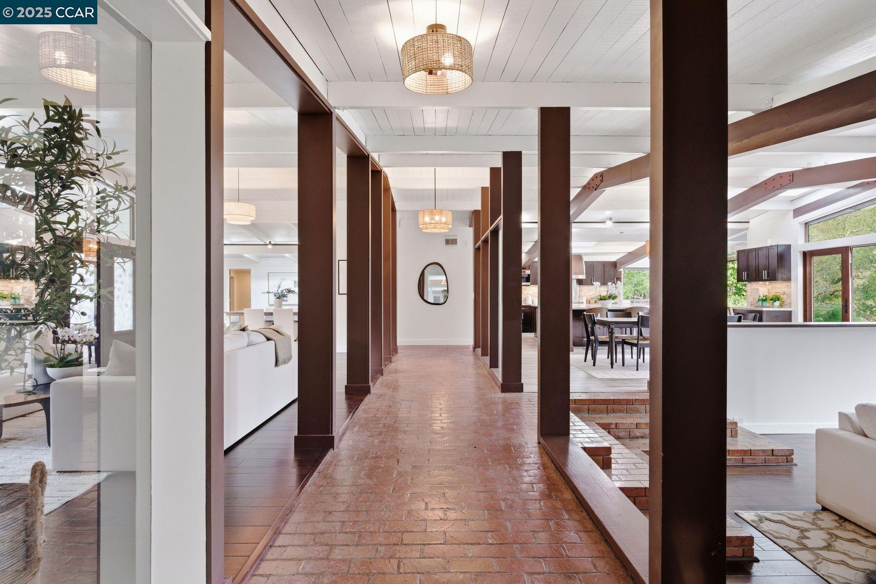 Detail Gallery Image 22 of 48 For 8 Oak Arbor Rd, Orinda,  CA 94563 - 5 Beds | 4/1 Baths