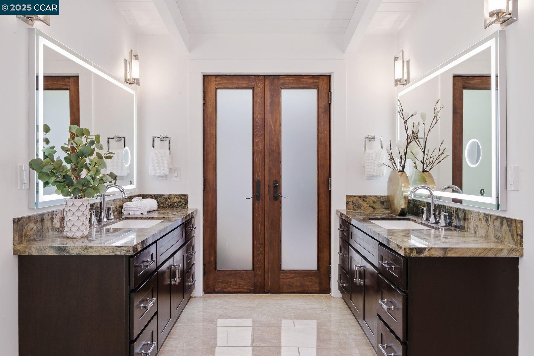 Detail Gallery Image 25 of 48 For 8 Oak Arbor Rd, Orinda,  CA 94563 - 5 Beds | 4/1 Baths