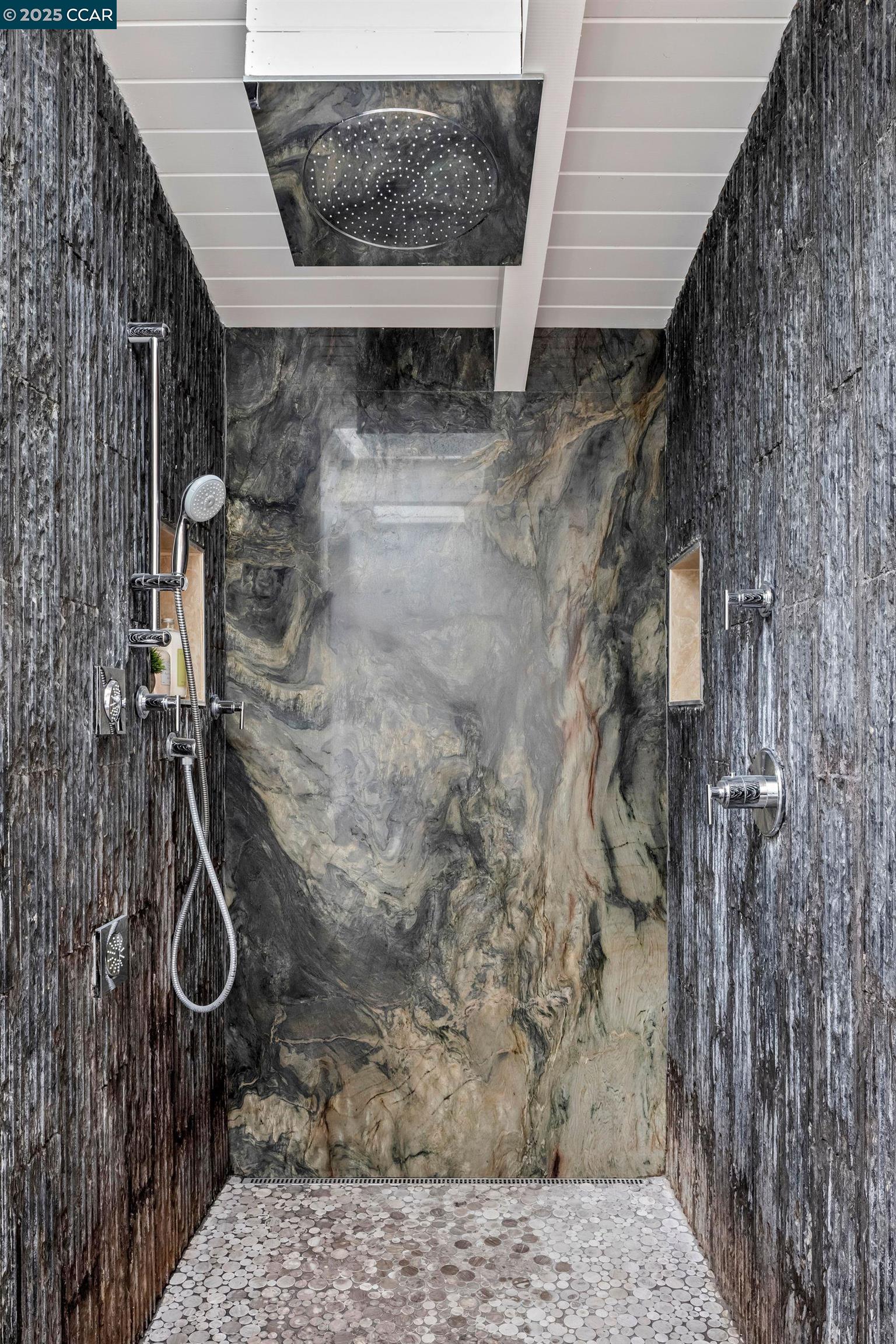 Detail Gallery Image 26 of 48 For 8 Oak Arbor Rd, Orinda,  CA 94563 - 5 Beds | 4/1 Baths