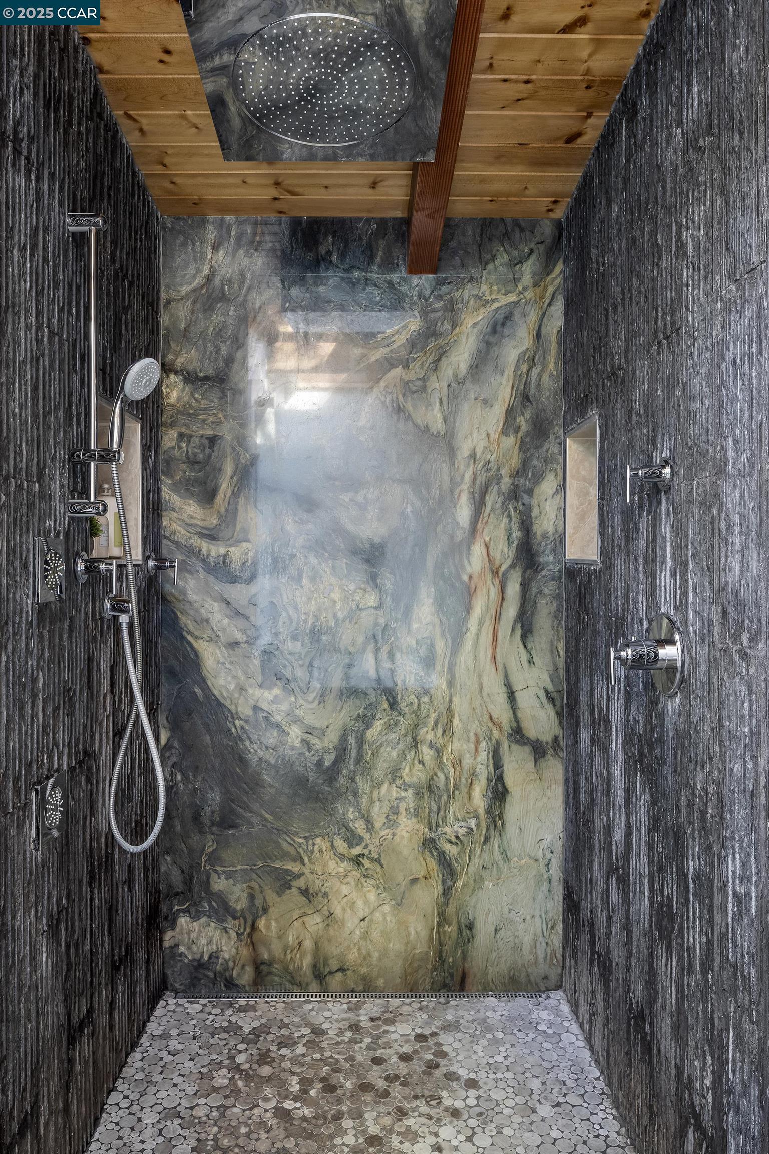 Detail Gallery Image 28 of 47 For 8 Oak Arbor Rd, Orinda,  CA 94563 - 5 Beds | 4/1 Baths