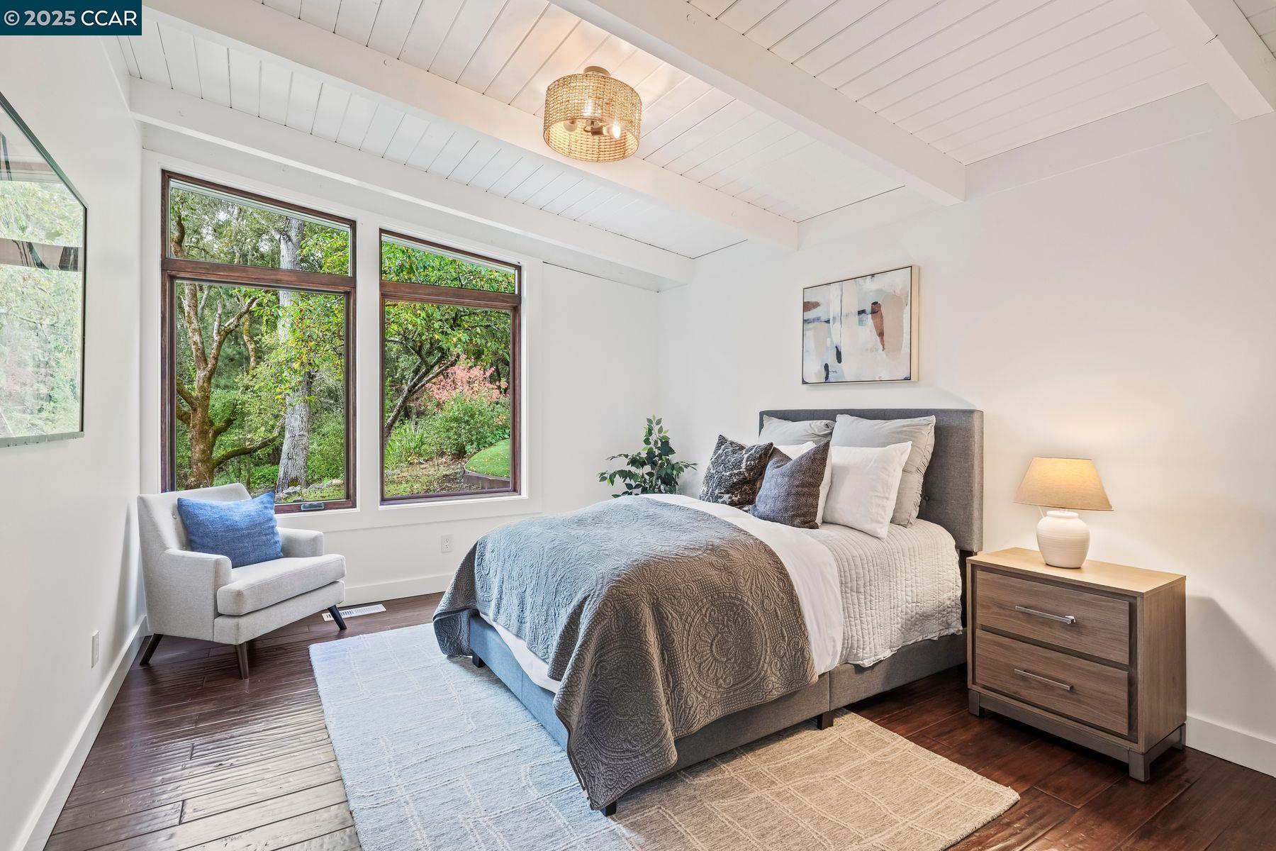 Detail Gallery Image 30 of 48 For 8 Oak Arbor Rd, Orinda,  CA 94563 - 5 Beds | 4/1 Baths