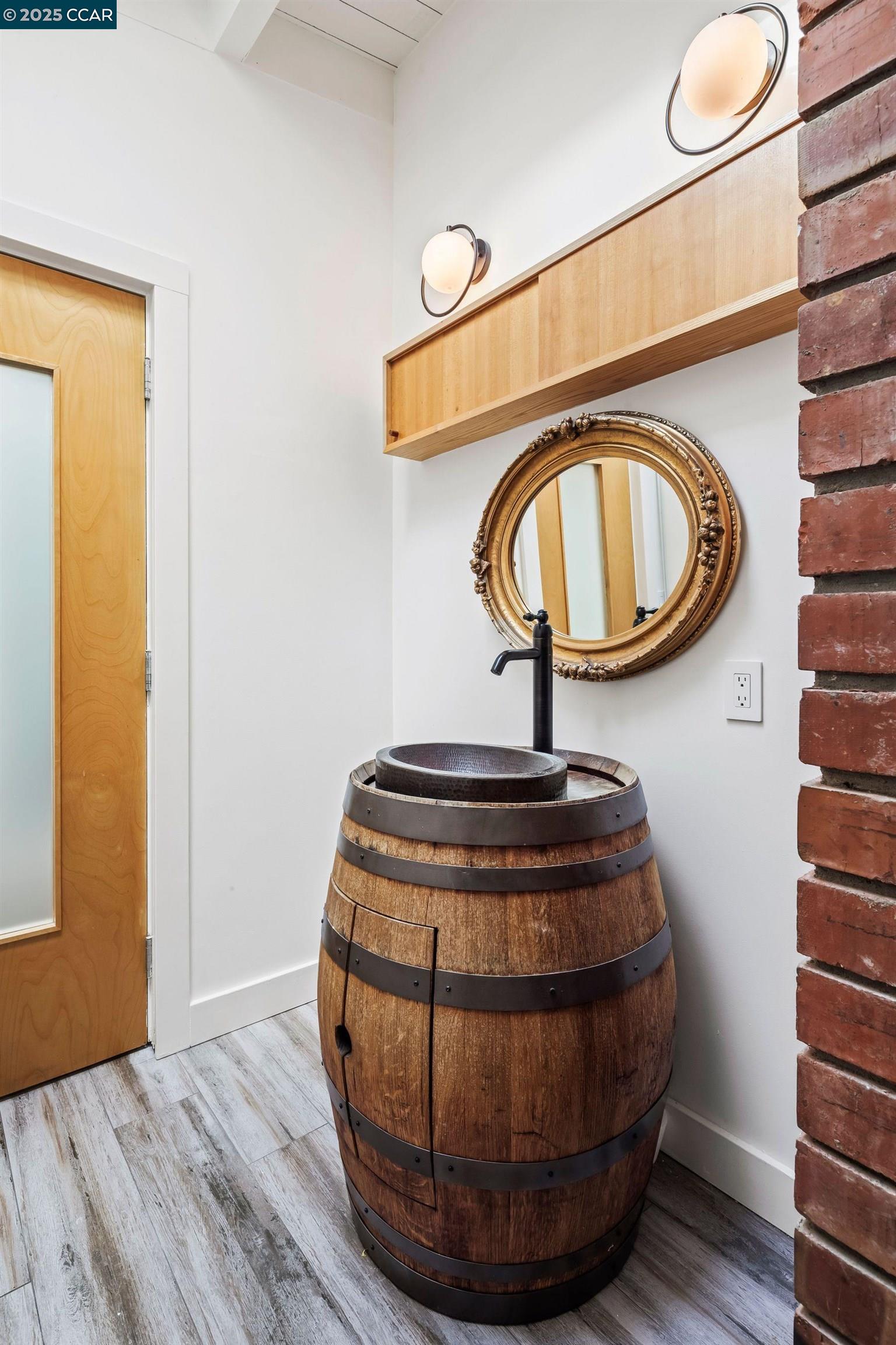 Detail Gallery Image 33 of 48 For 8 Oak Arbor Rd, Orinda,  CA 94563 - 5 Beds | 4/1 Baths