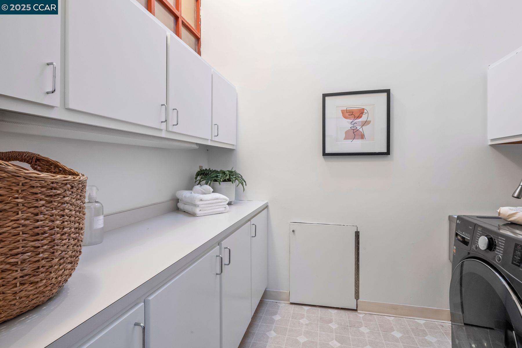 Detail Gallery Image 40 of 48 For 8 Oak Arbor Rd, Orinda,  CA 94563 - 5 Beds | 4/1 Baths