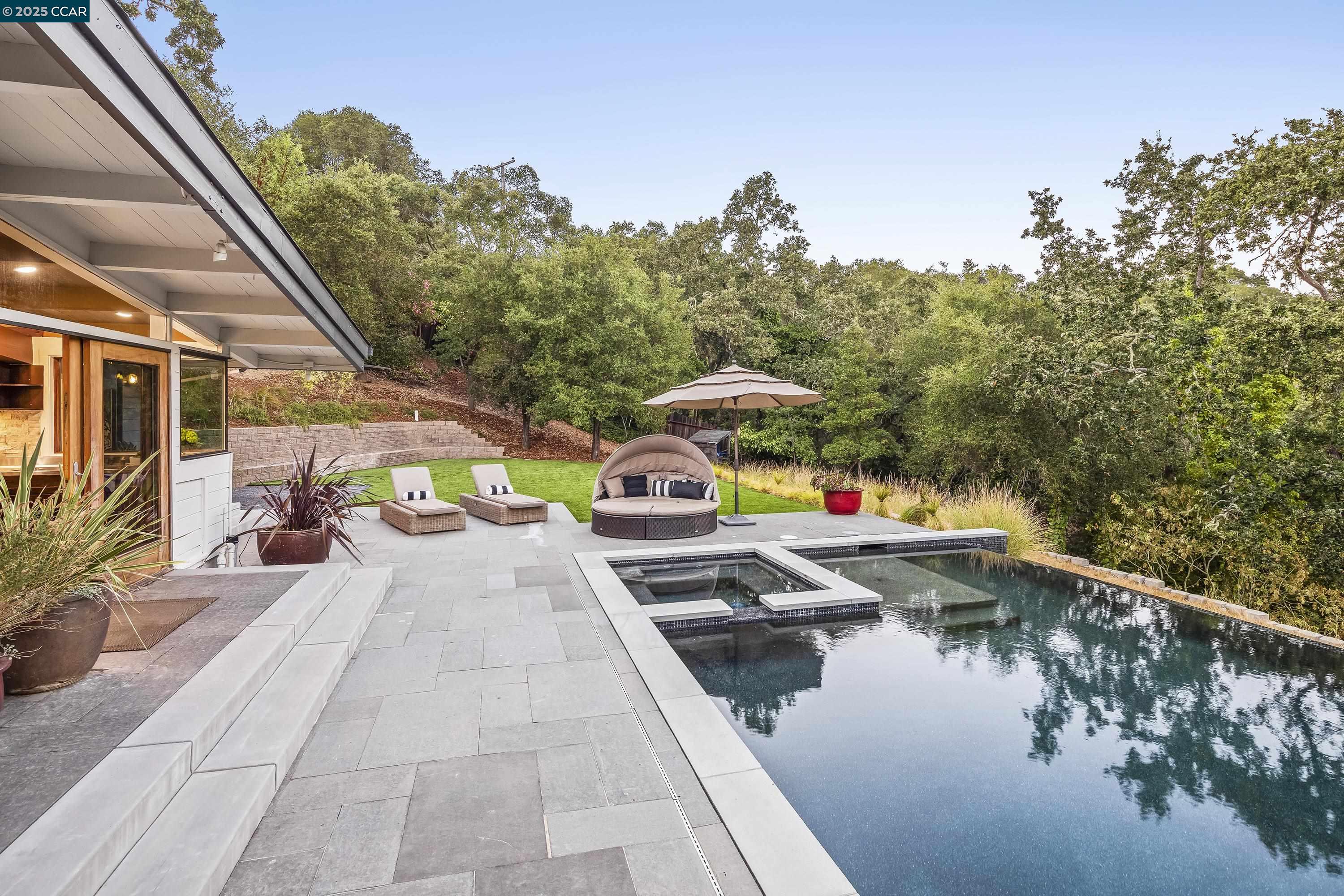 Detail Gallery Image 41 of 47 For 8 Oak Arbor Rd, Orinda,  CA 94563 - 5 Beds | 4/1 Baths