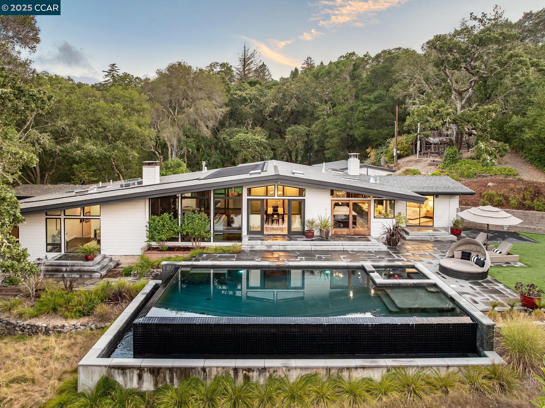 Detail Gallery Image 42 of 48 For 8 Oak Arbor Rd, Orinda,  CA 94563 - 5 Beds | 4/1 Baths