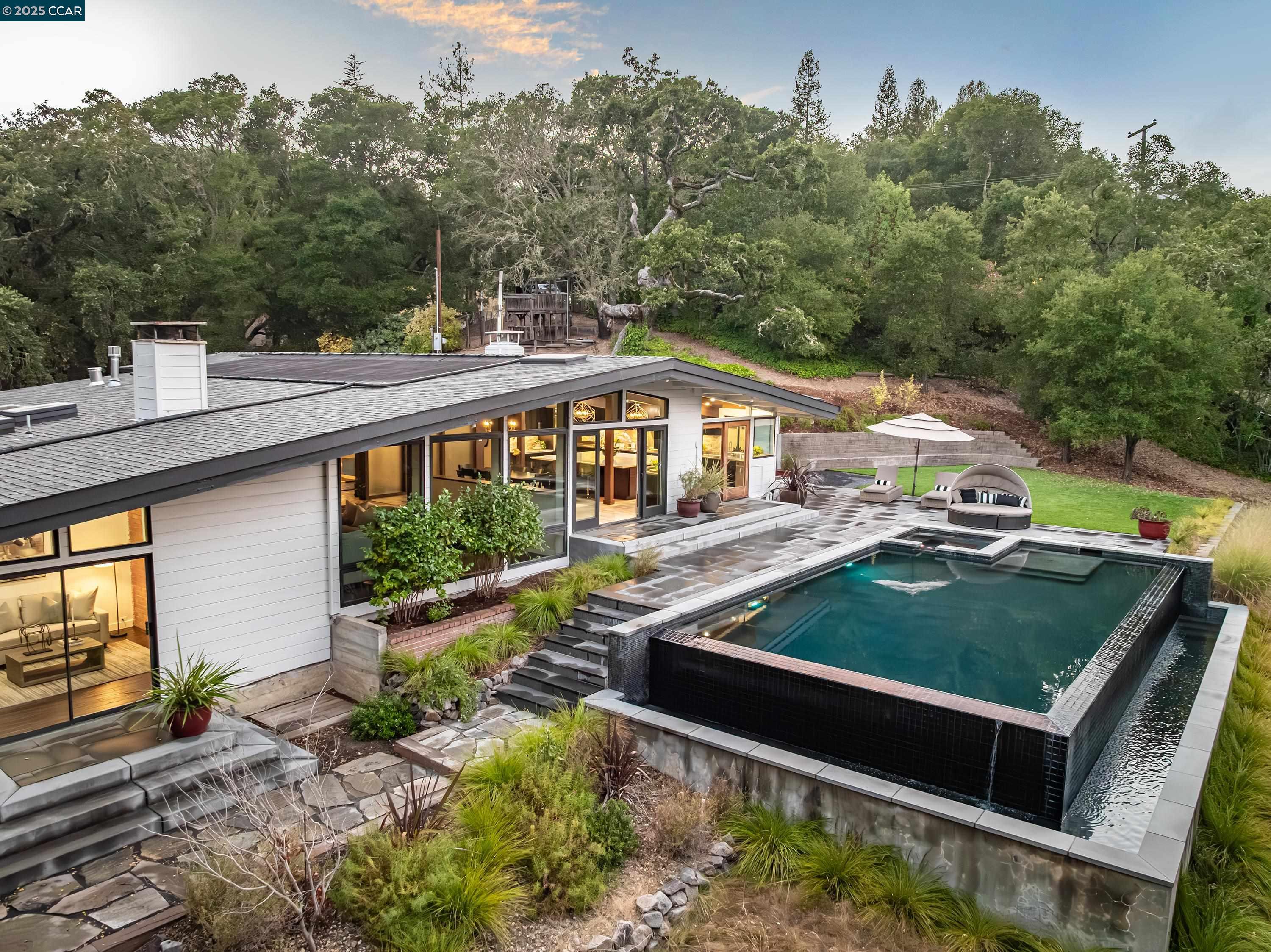 Detail Gallery Image 45 of 47 For 8 Oak Arbor Rd, Orinda,  CA 94563 - 5 Beds | 4/1 Baths