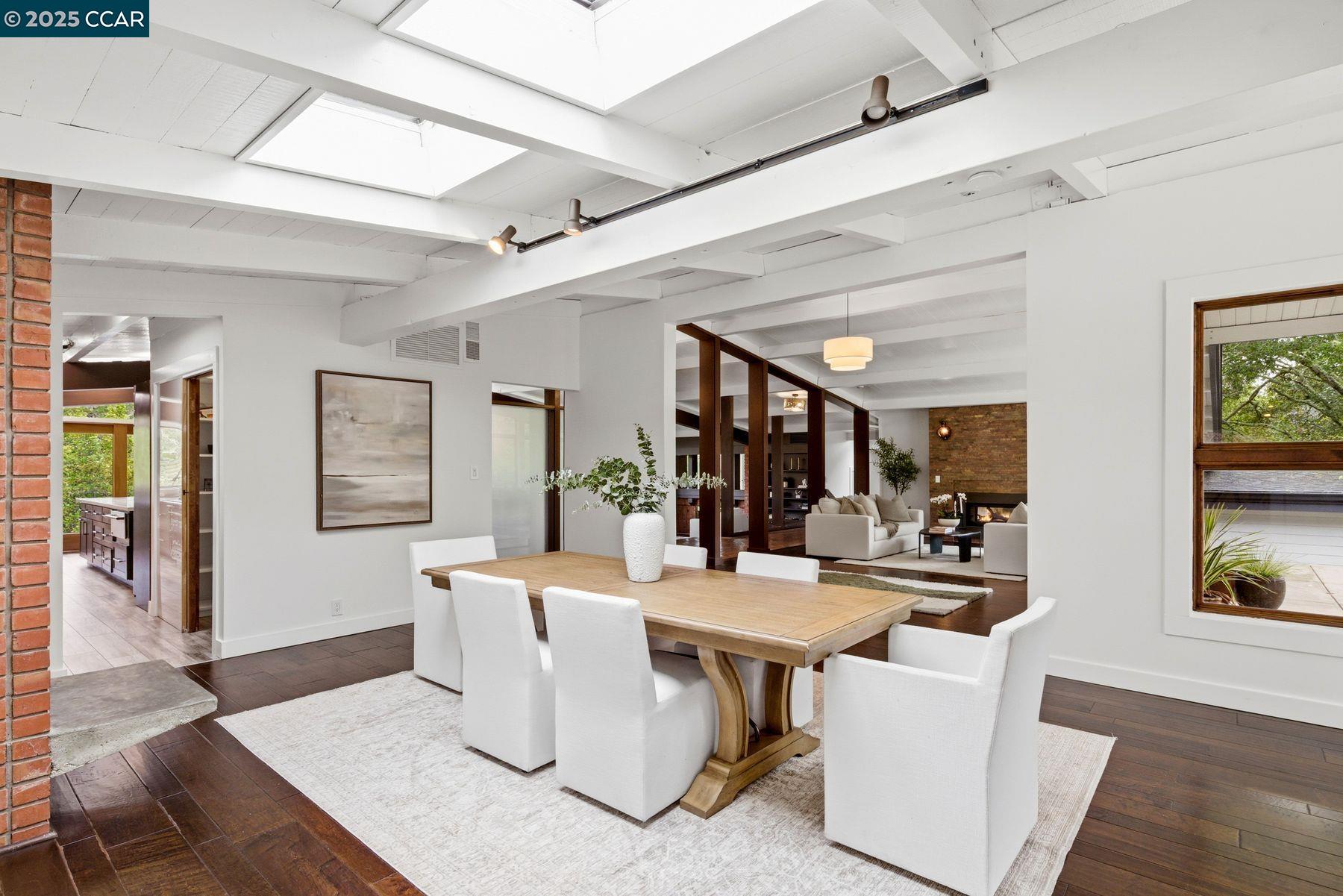 Detail Gallery Image 9 of 48 For 8 Oak Arbor Rd, Orinda,  CA 94563 - 5 Beds | 4/1 Baths