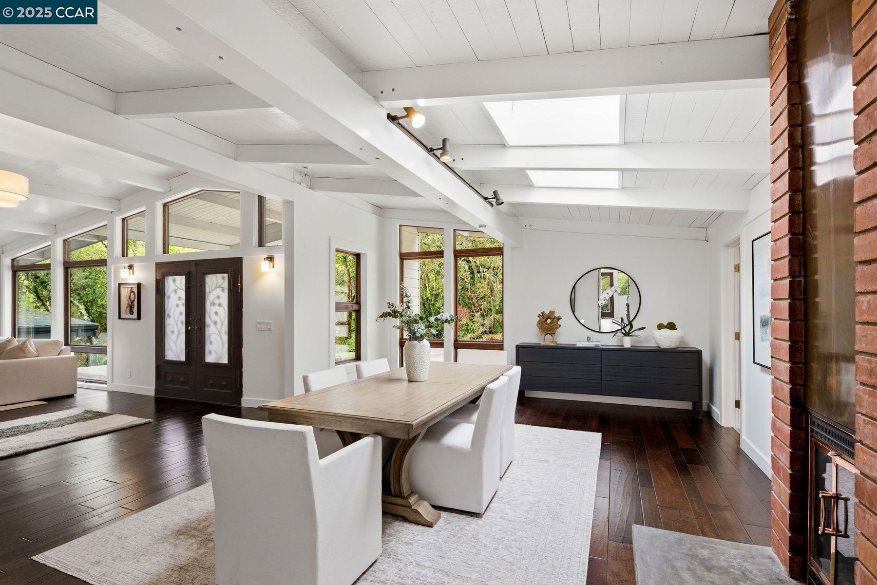 Detail Gallery Image 10 of 48 For 8 Oak Arbor Rd, Orinda,  CA 94563 - 5 Beds | 4/1 Baths