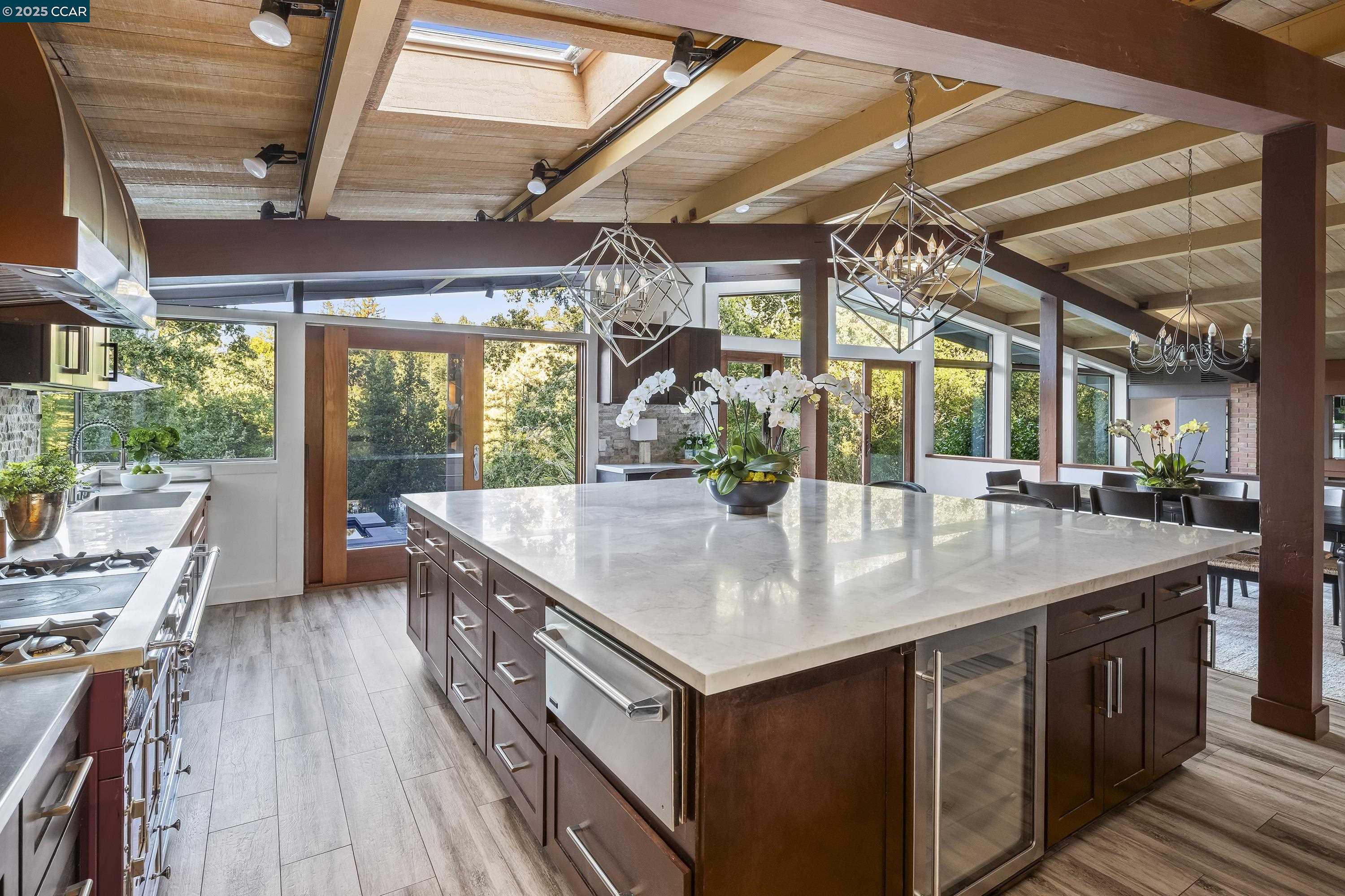 Detail Gallery Image 10 of 47 For 8 Oak Arbor Rd, Orinda,  CA 94563 - 5 Beds | 4/1 Baths