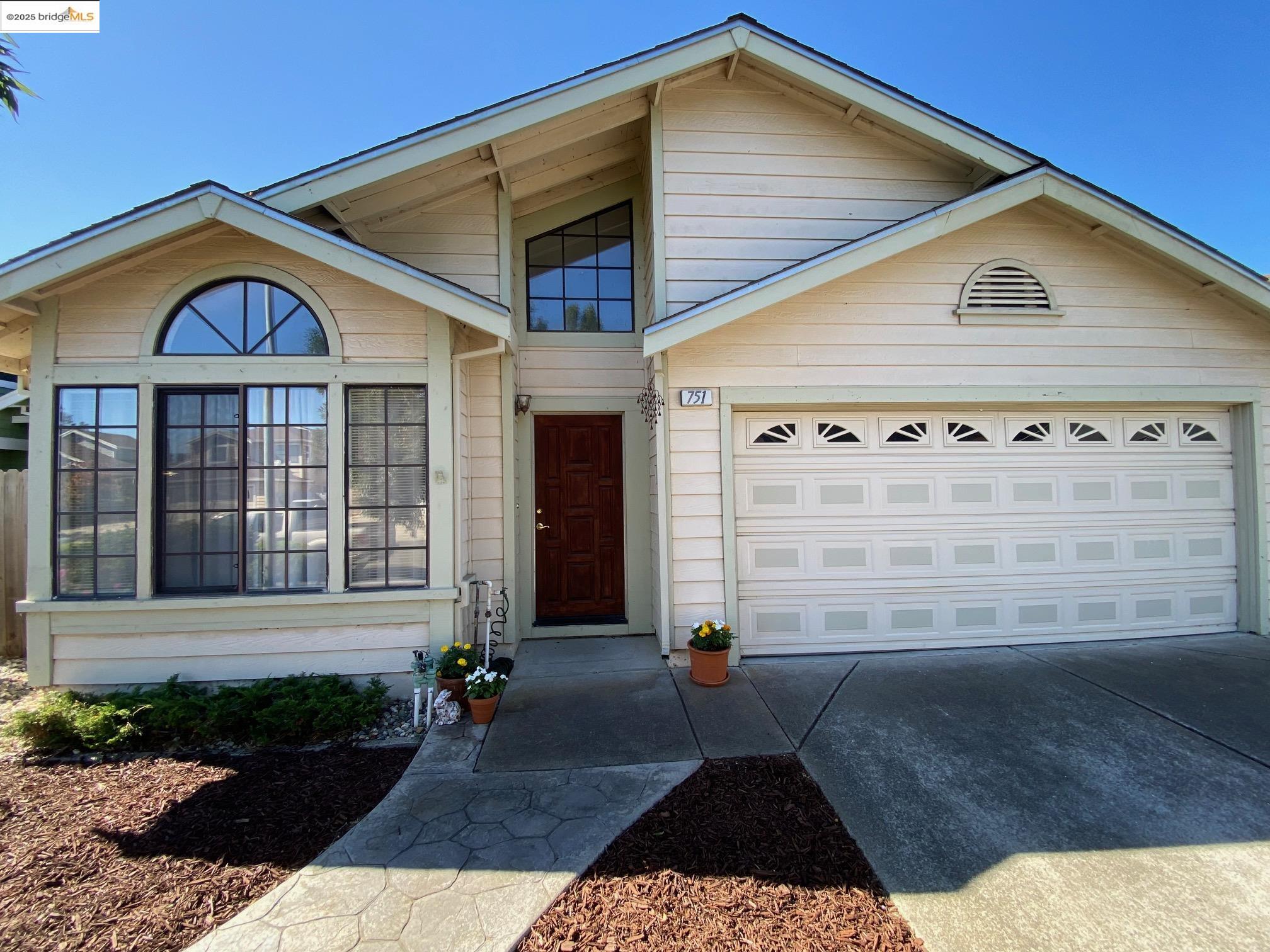Detail Gallery Image 1 of 1 For 751 Pueblo Way, Vallejo,  CA 94591 - 4 Beds | 2 Baths