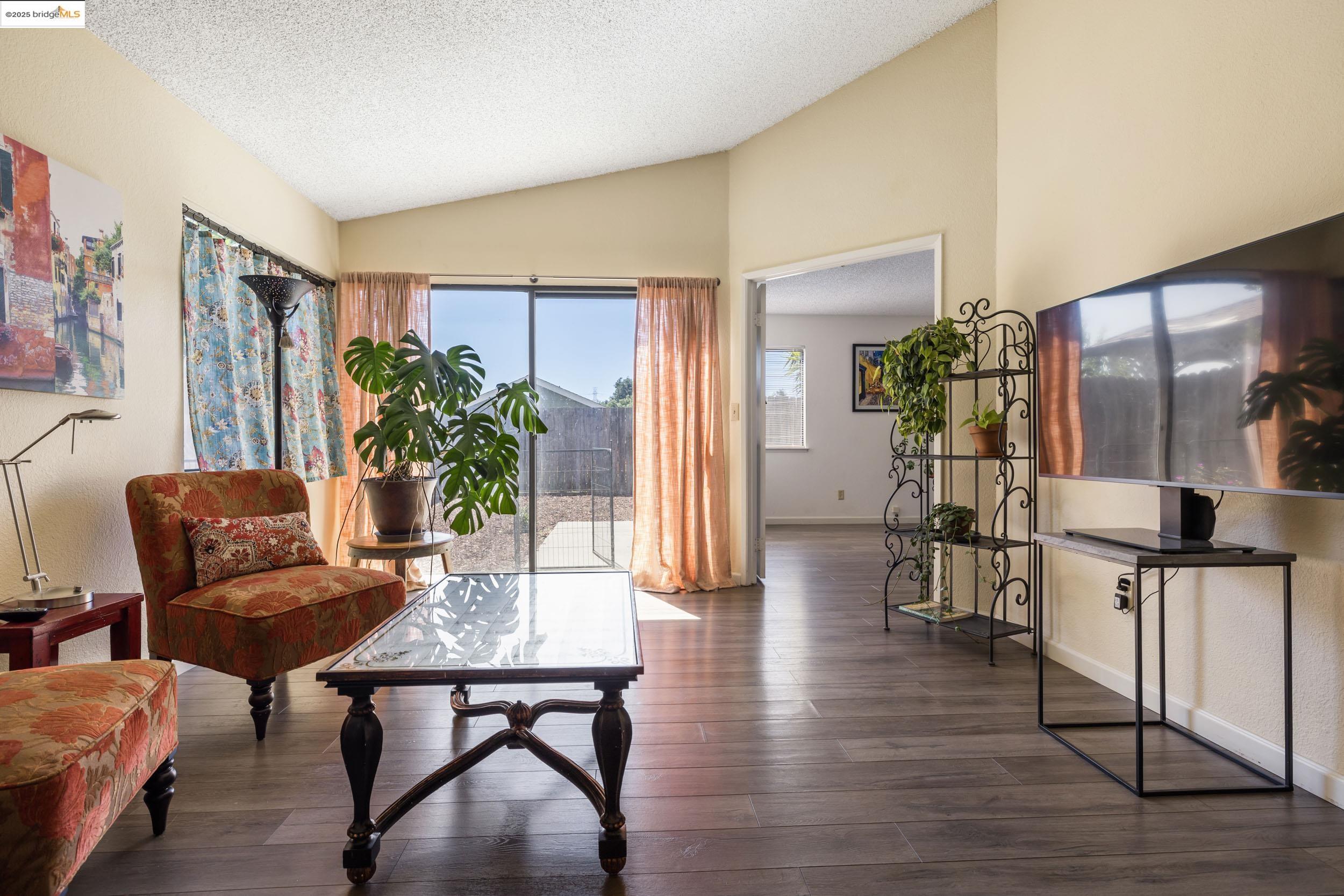 Detail Gallery Image 13 of 40 For 751 Pueblo Way, Vallejo,  CA 94591 - 4 Beds | 2 Baths
