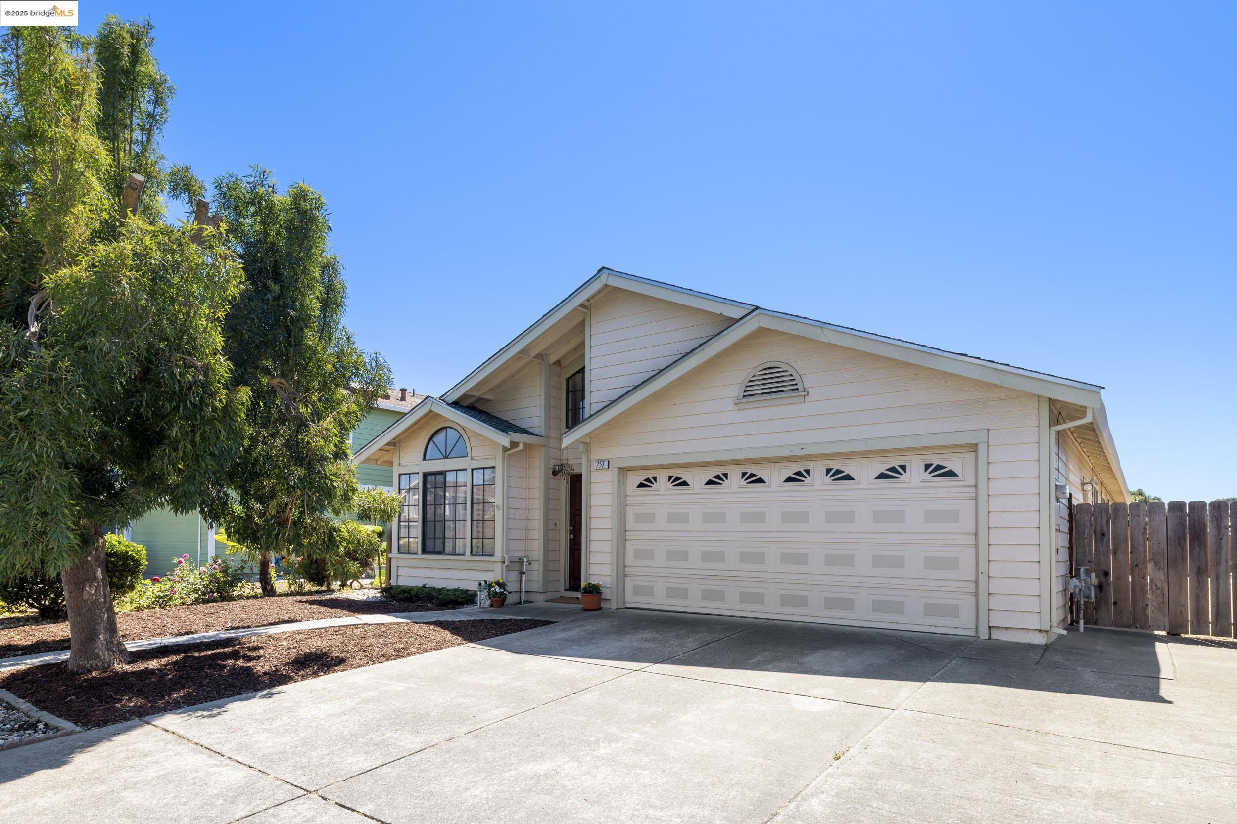 Detail Gallery Image 4 of 40 For 751 Pueblo Way, Vallejo,  CA 94591 - 4 Beds | 2 Baths