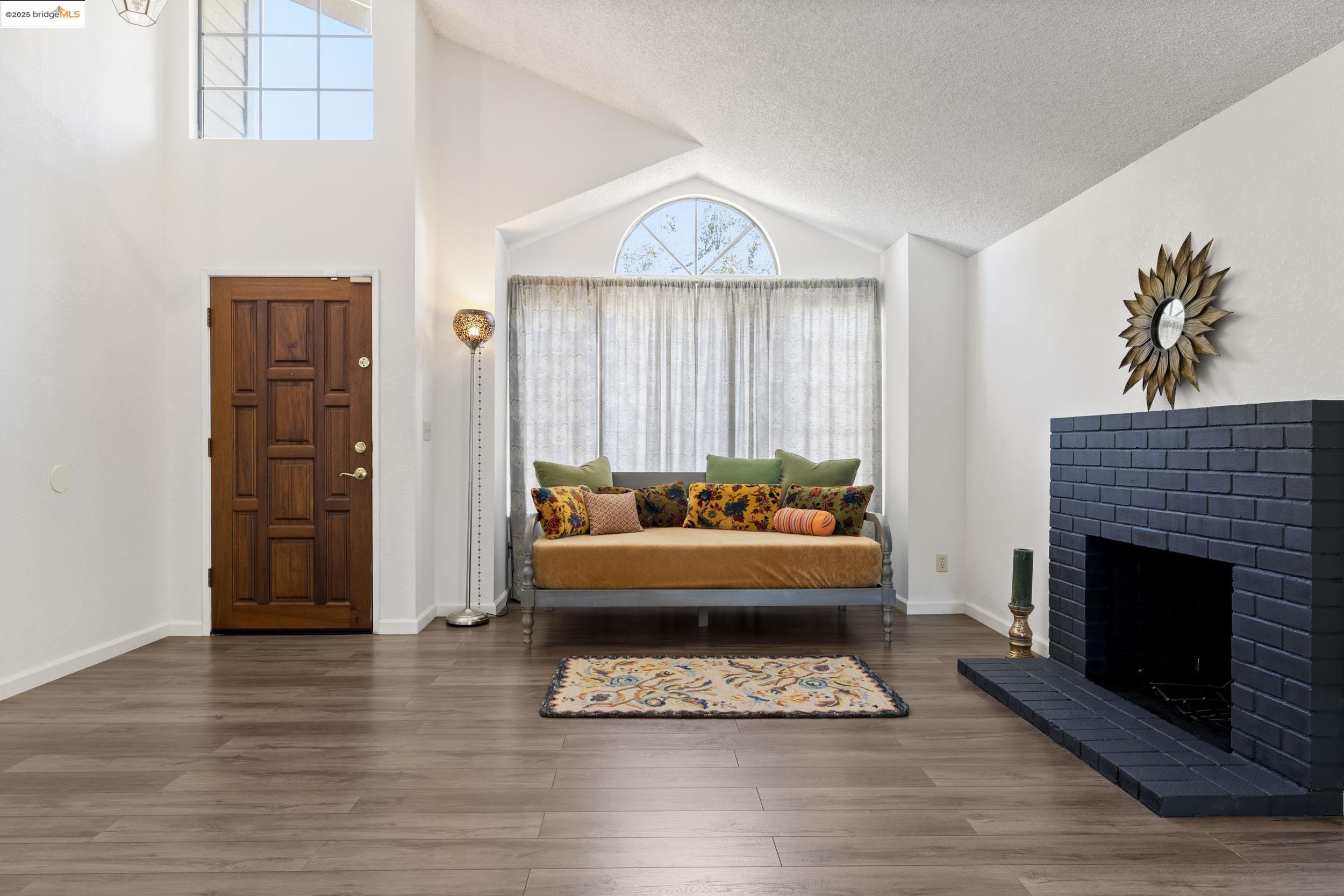 Detail Gallery Image 5 of 40 For 751 Pueblo Way, Vallejo,  CA 94591 - 4 Beds | 2 Baths