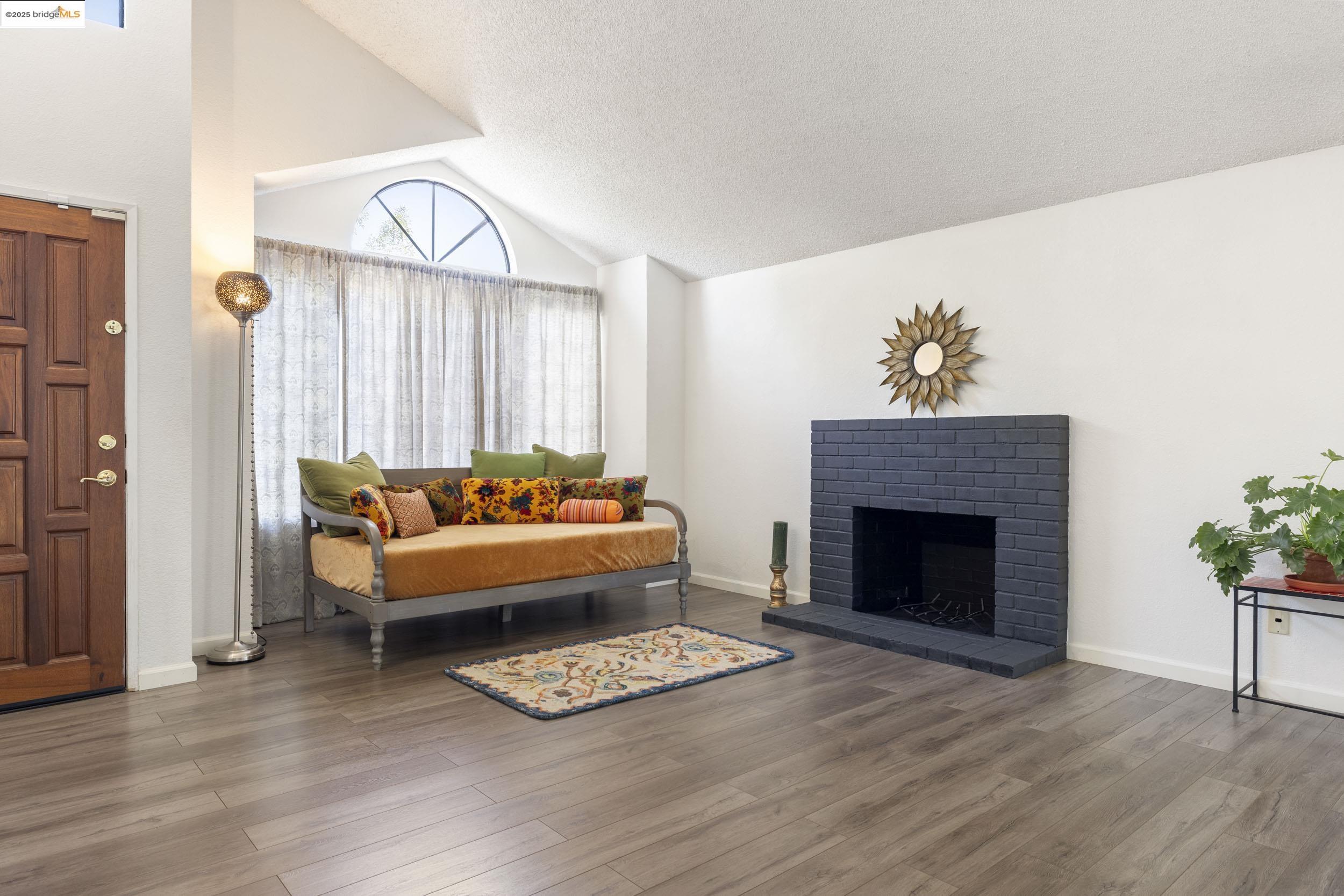 Detail Gallery Image 6 of 40 For 751 Pueblo Way, Vallejo,  CA 94591 - 4 Beds | 2 Baths