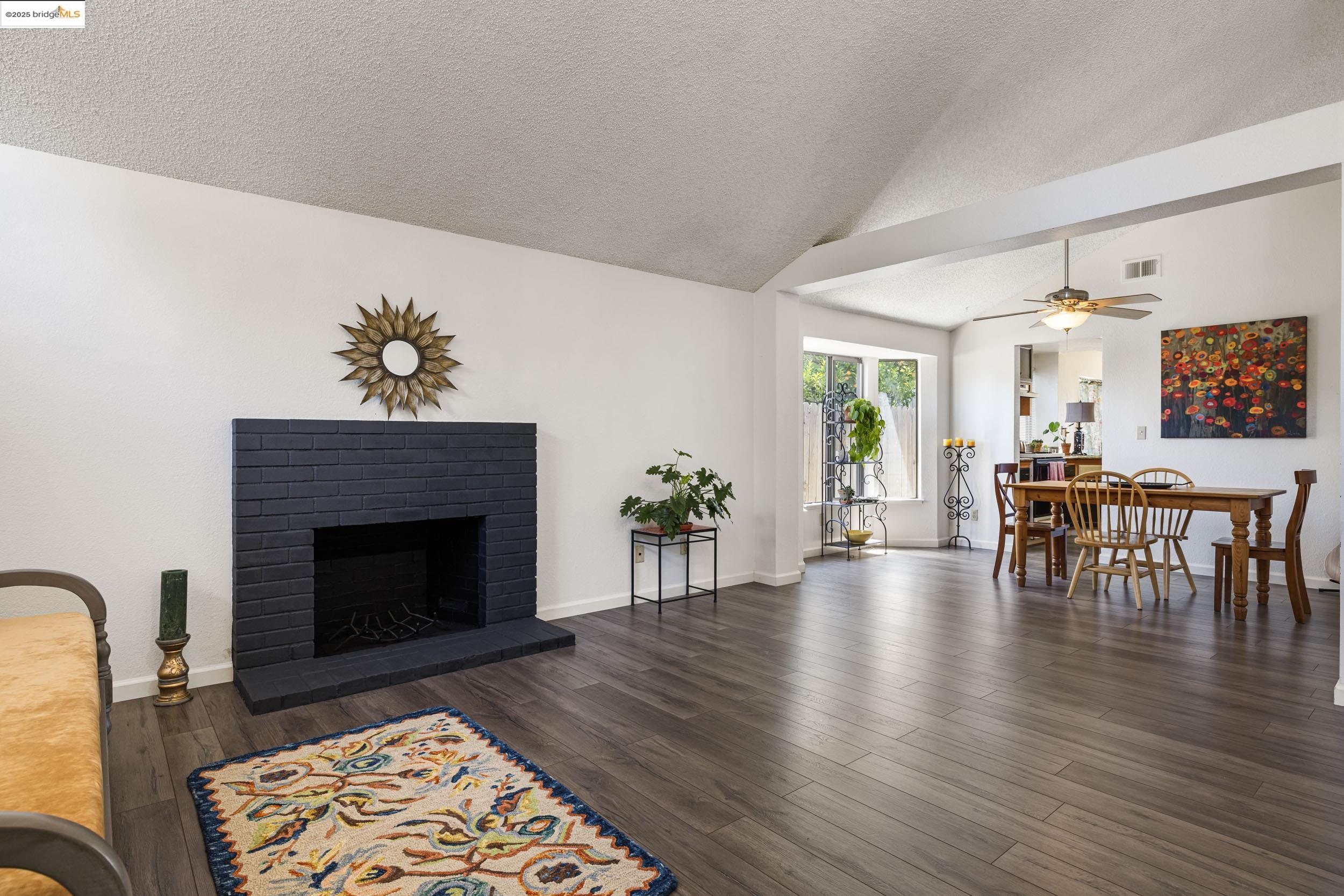 Detail Gallery Image 9 of 40 For 751 Pueblo Way, Vallejo,  CA 94591 - 4 Beds | 2 Baths