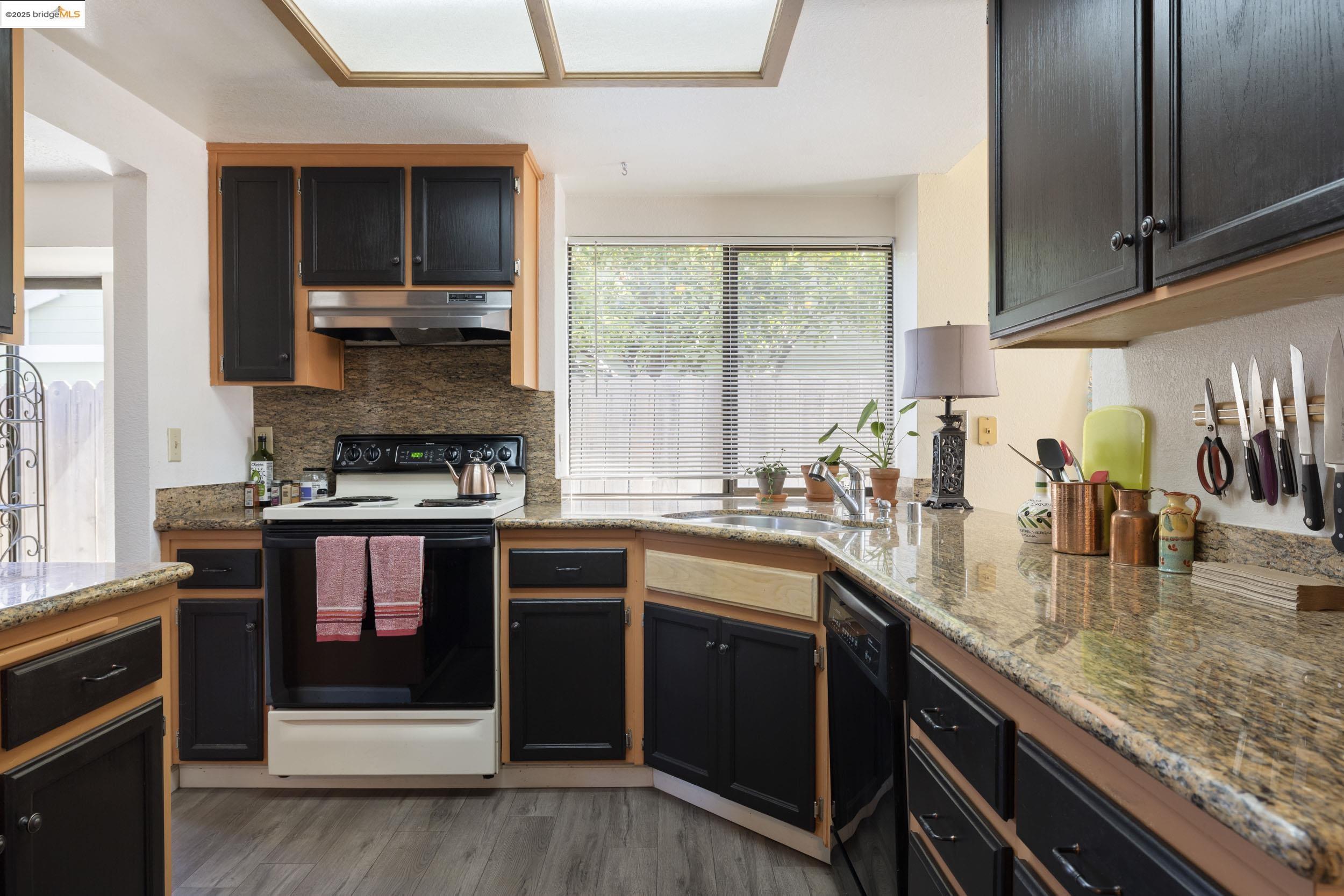 Detail Gallery Image 10 of 40 For 751 Pueblo Way, Vallejo,  CA 94591 - 4 Beds | 2 Baths