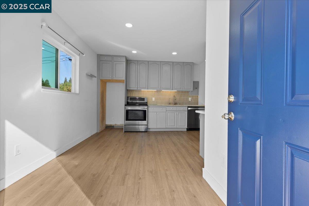 Detail Gallery Image 17 of 32 For 5146 Red Oak Dr, Concord,  CA 94521 - 4 Beds | 2 Baths