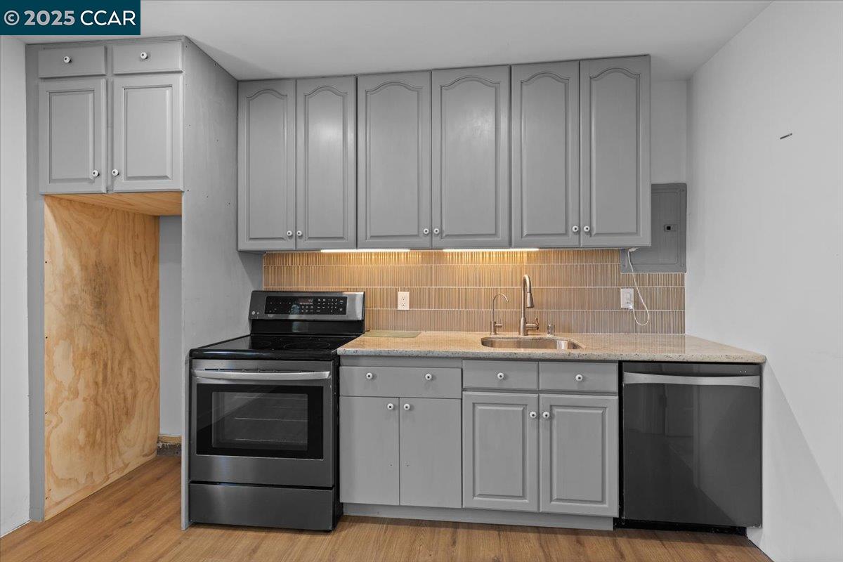 Detail Gallery Image 20 of 32 For 5146 Red Oak Dr, Concord,  CA 94521 - 4 Beds | 2 Baths