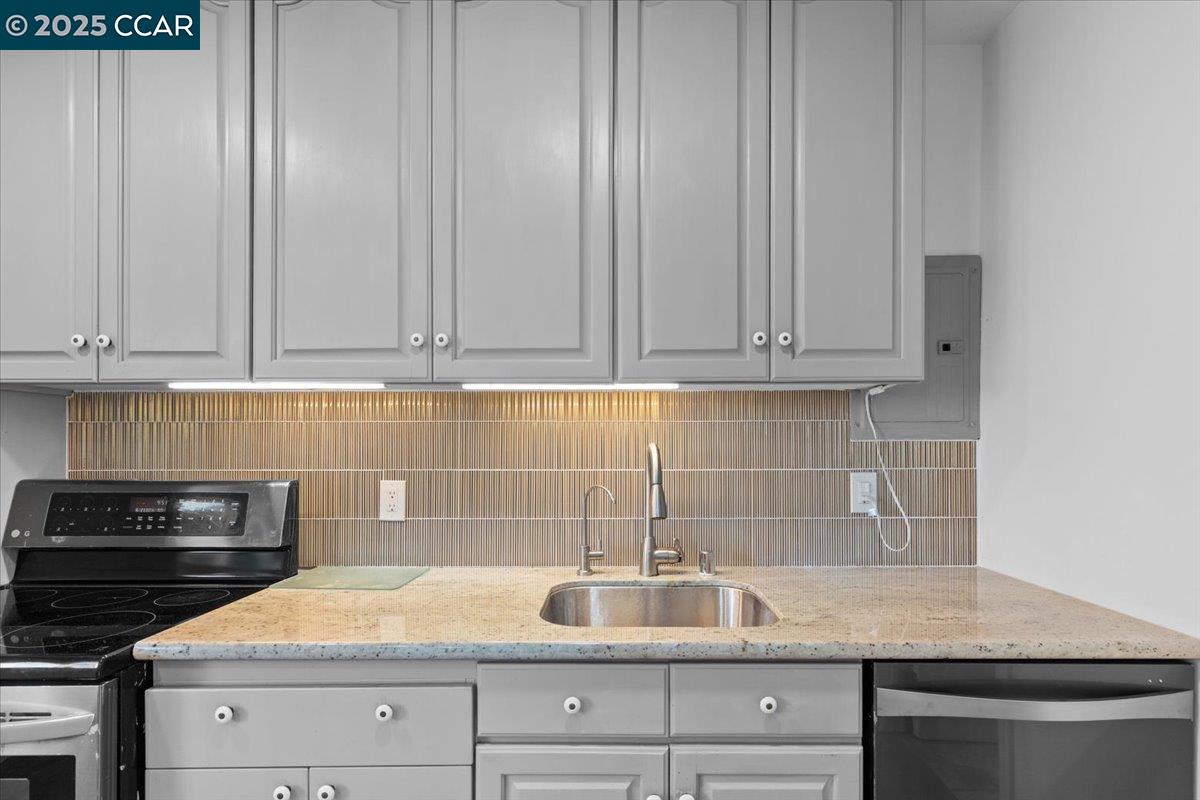 Detail Gallery Image 21 of 32 For 5146 Red Oak Dr, Concord,  CA 94521 - 4 Beds | 2 Baths