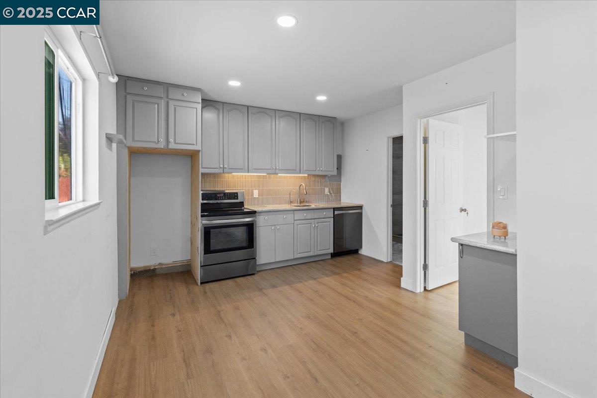 Detail Gallery Image 25 of 32 For 5146 Red Oak Dr, Concord,  CA 94521 - 4 Beds | 2 Baths