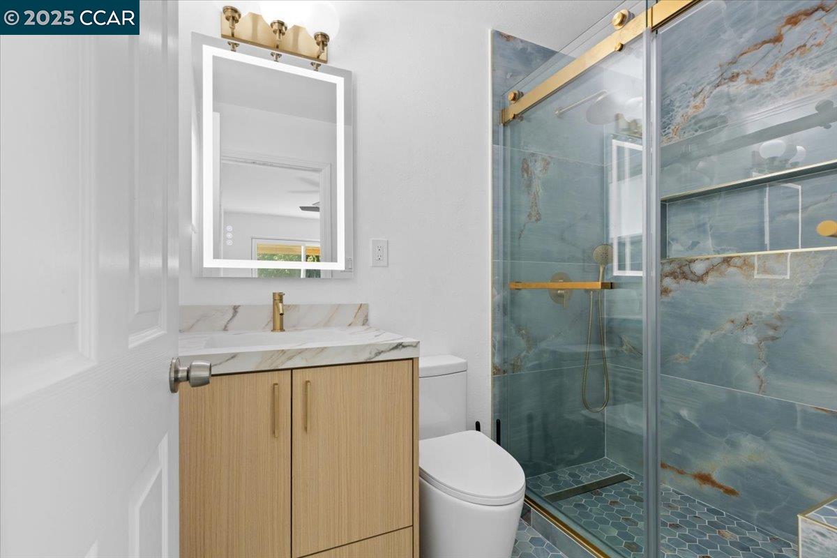 Detail Gallery Image 8 of 32 For 5146 Red Oak Dr, Concord,  CA 94521 - 4 Beds | 2 Baths
