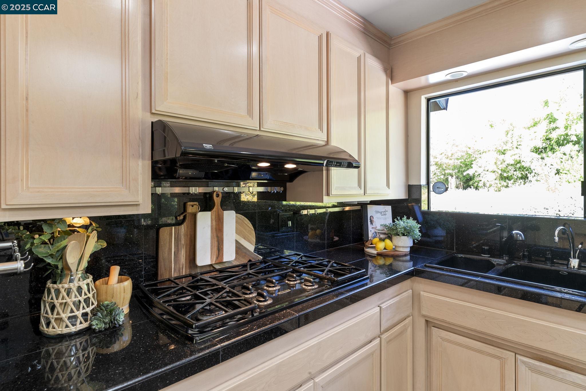Detail Gallery Image 16 of 42 For 275 Gil Blas Rd, Danville,  CA 94526 - 3 Beds | 2 Baths