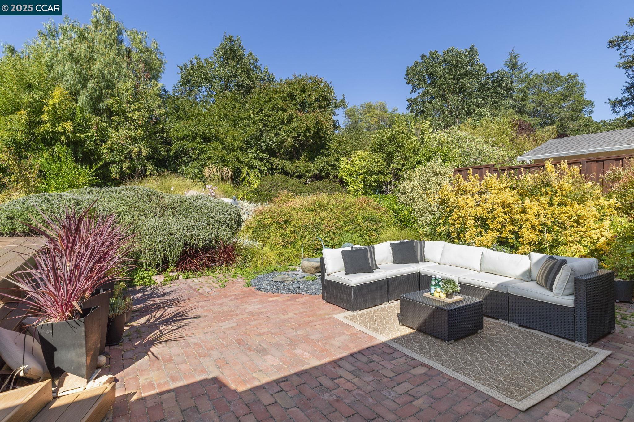 Detail Gallery Image 3 of 42 For 275 Gil Blas Rd, Danville,  CA 94526 - 3 Beds | 2 Baths