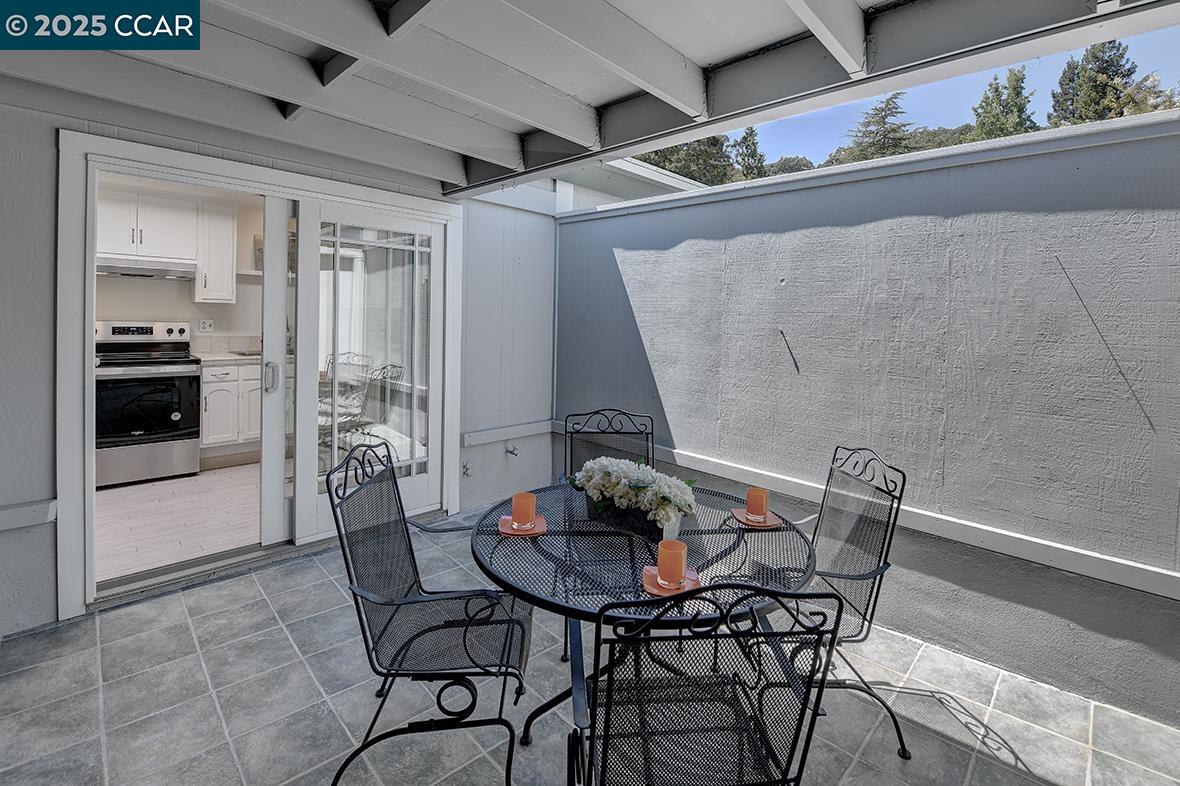 Detail Gallery Image 11 of 49 For 1517 Oakmont #3,  Walnut Creek,  CA 94595 - 2 Beds | 1 Baths