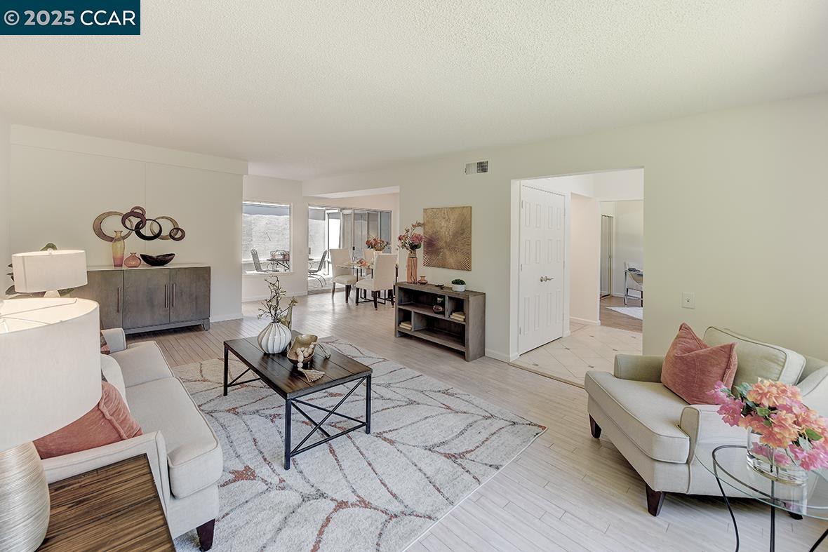 Detail Gallery Image 4 of 49 For 1517 Oakmont #3,  Walnut Creek,  CA 94595 - 2 Beds | 1 Baths