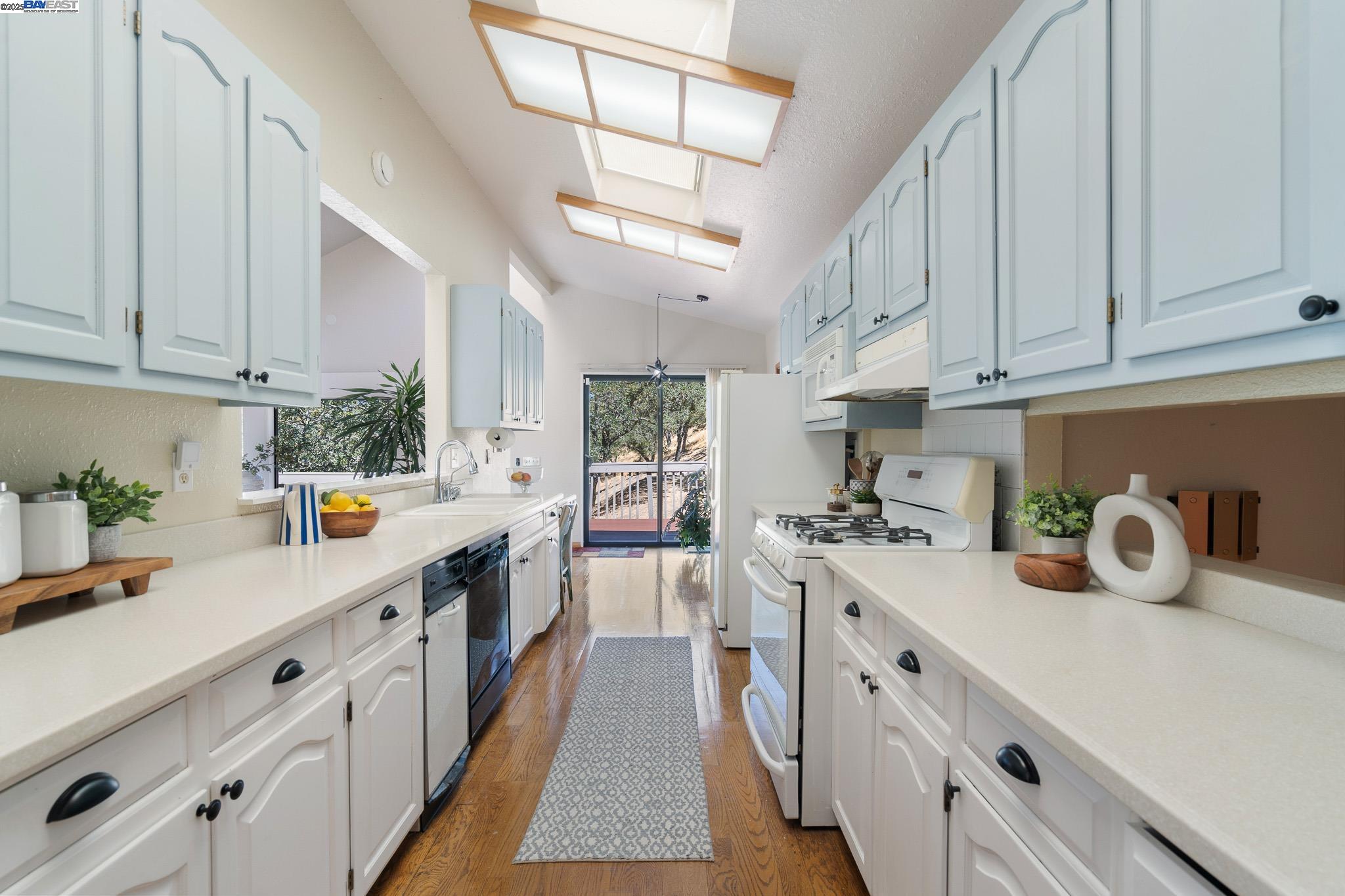 Detail Gallery Image 16 of 60 For 1795 Green Valley Oaks Dr, Fairfield,  CA 94534 - 3 Beds | 2/1 Baths