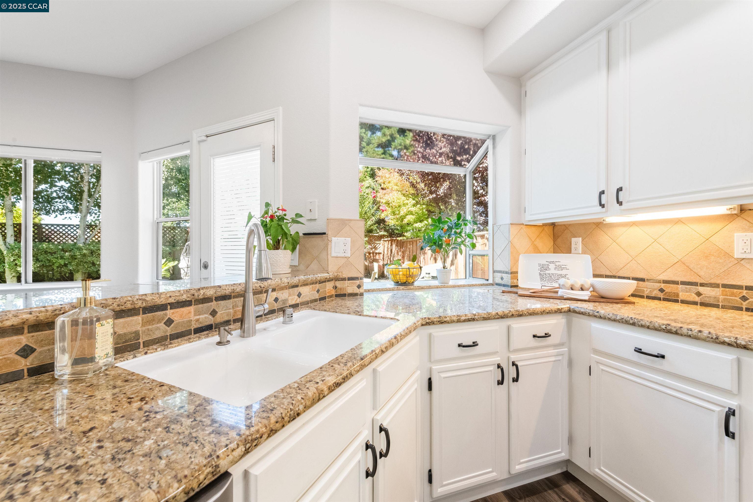 Detail Gallery Image 14 of 53 For 16 Haskins Ranch Cir, Danville,  CA 94506 - 4 Beds | 3 Baths