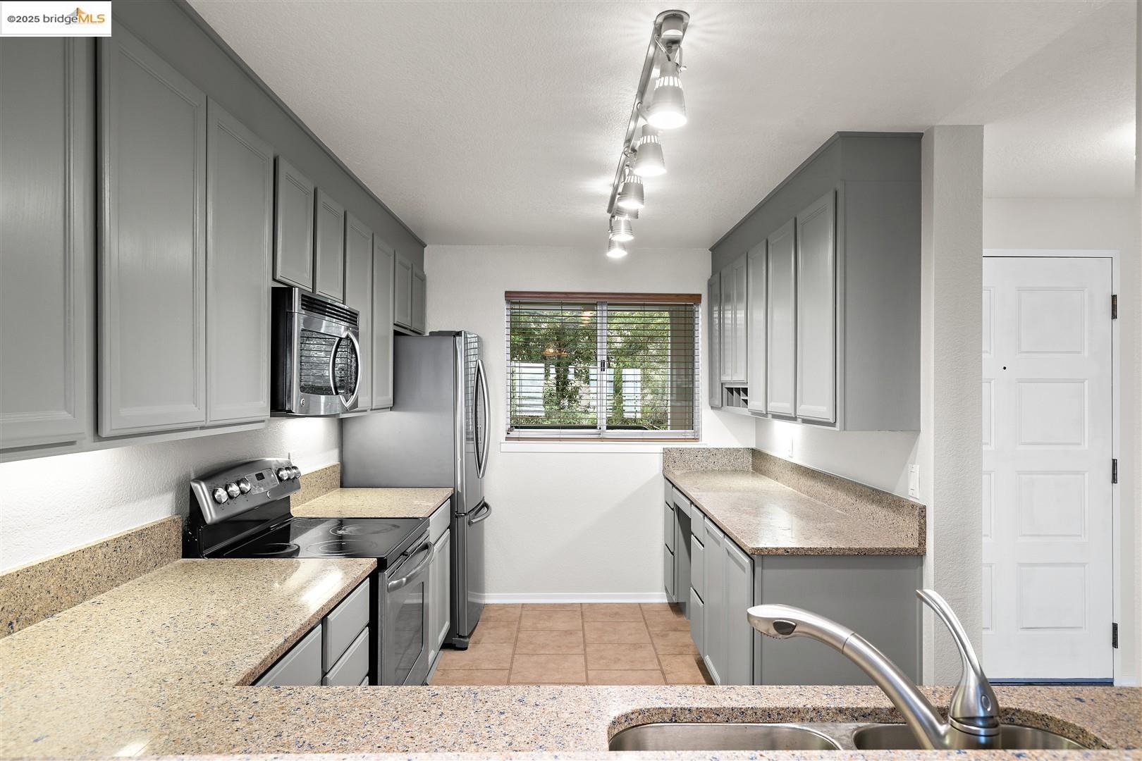 Photo #11: 41108599 Listing: Photo #11