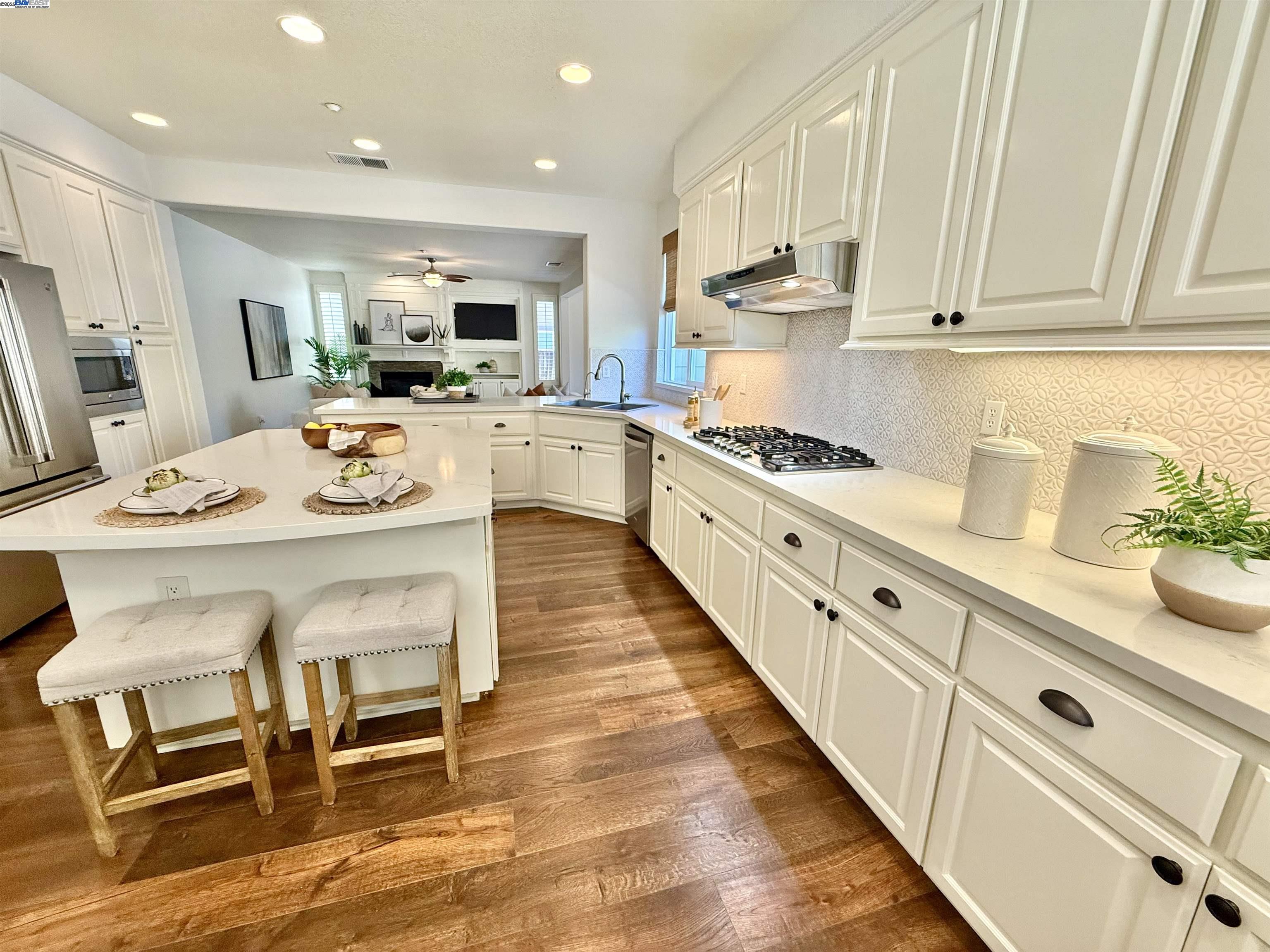 Detail Gallery Image 24 of 60 For 1164 Lexington Way, Livermore,  CA 94550 - 6 Beds | 4/1 Baths