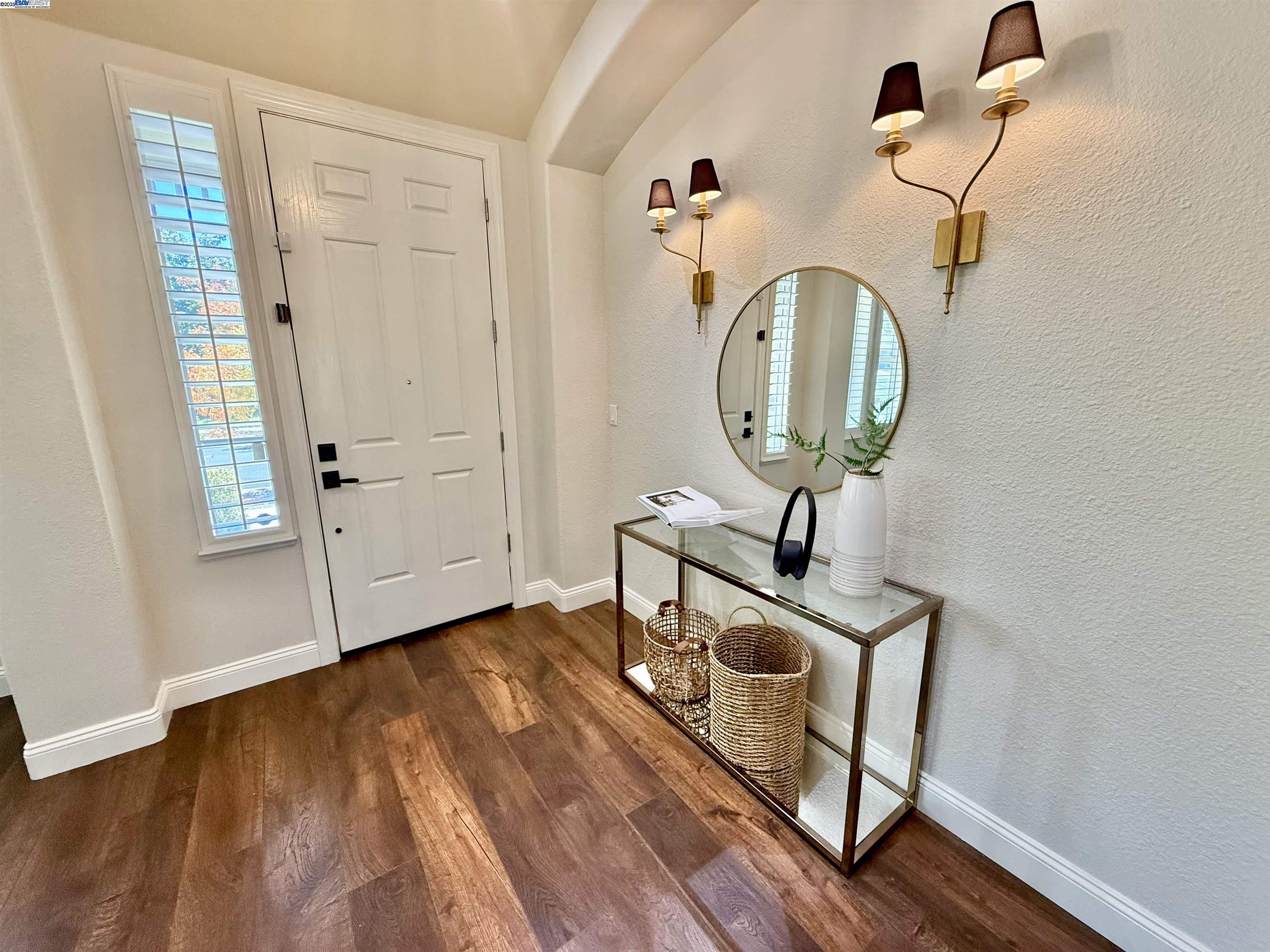 Detail Gallery Image 4 of 60 For 1164 Lexington Way, Livermore,  CA 94550 - 6 Beds | 4/1 Baths