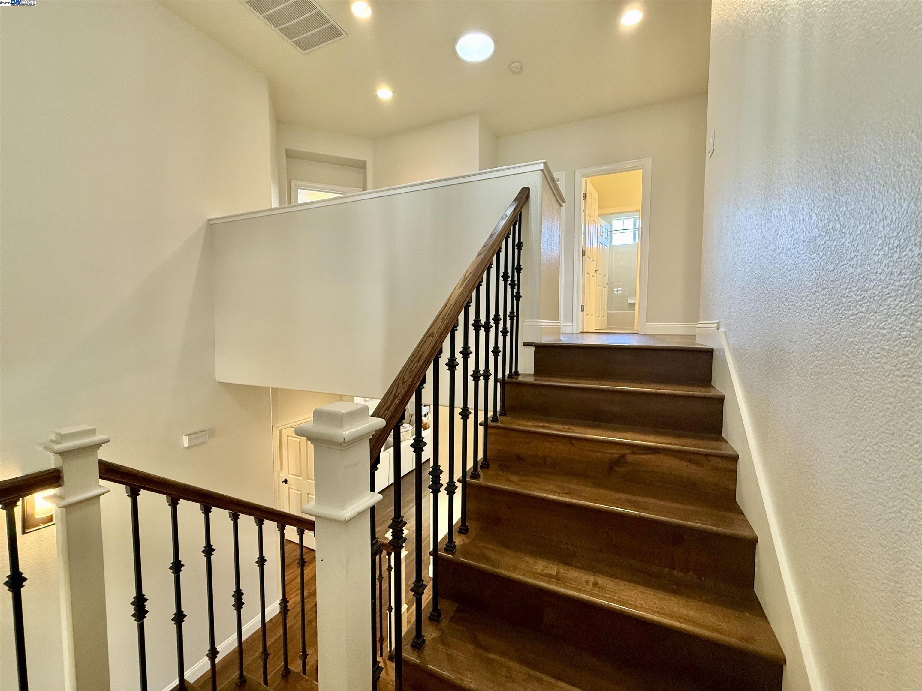 Detail Gallery Image 32 of 60 For 1164 Lexington Way, Livermore,  CA 94550 - 6 Beds | 4/1 Baths