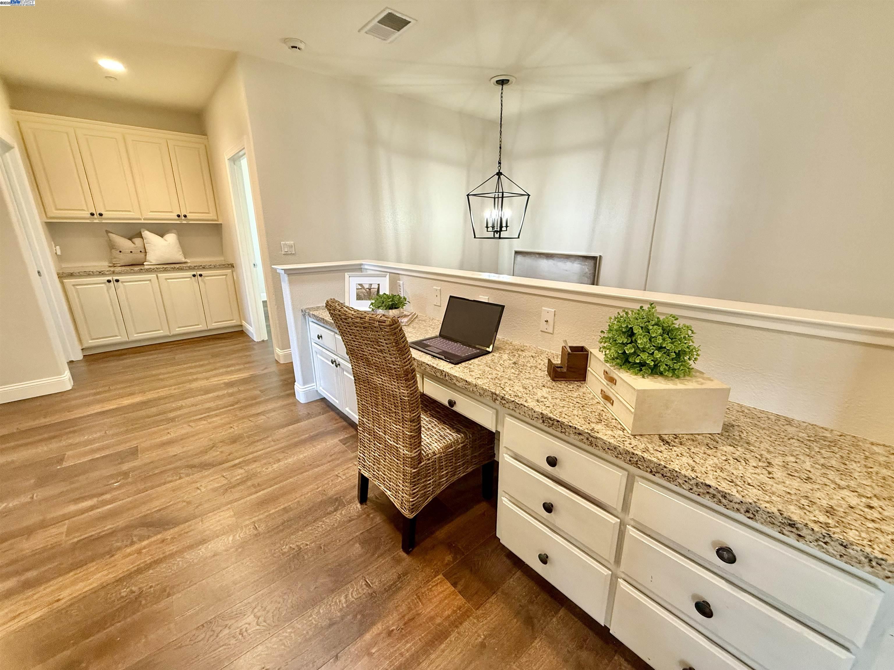 Detail Gallery Image 33 of 60 For 1164 Lexington Way, Livermore,  CA 94550 - 6 Beds | 4/1 Baths