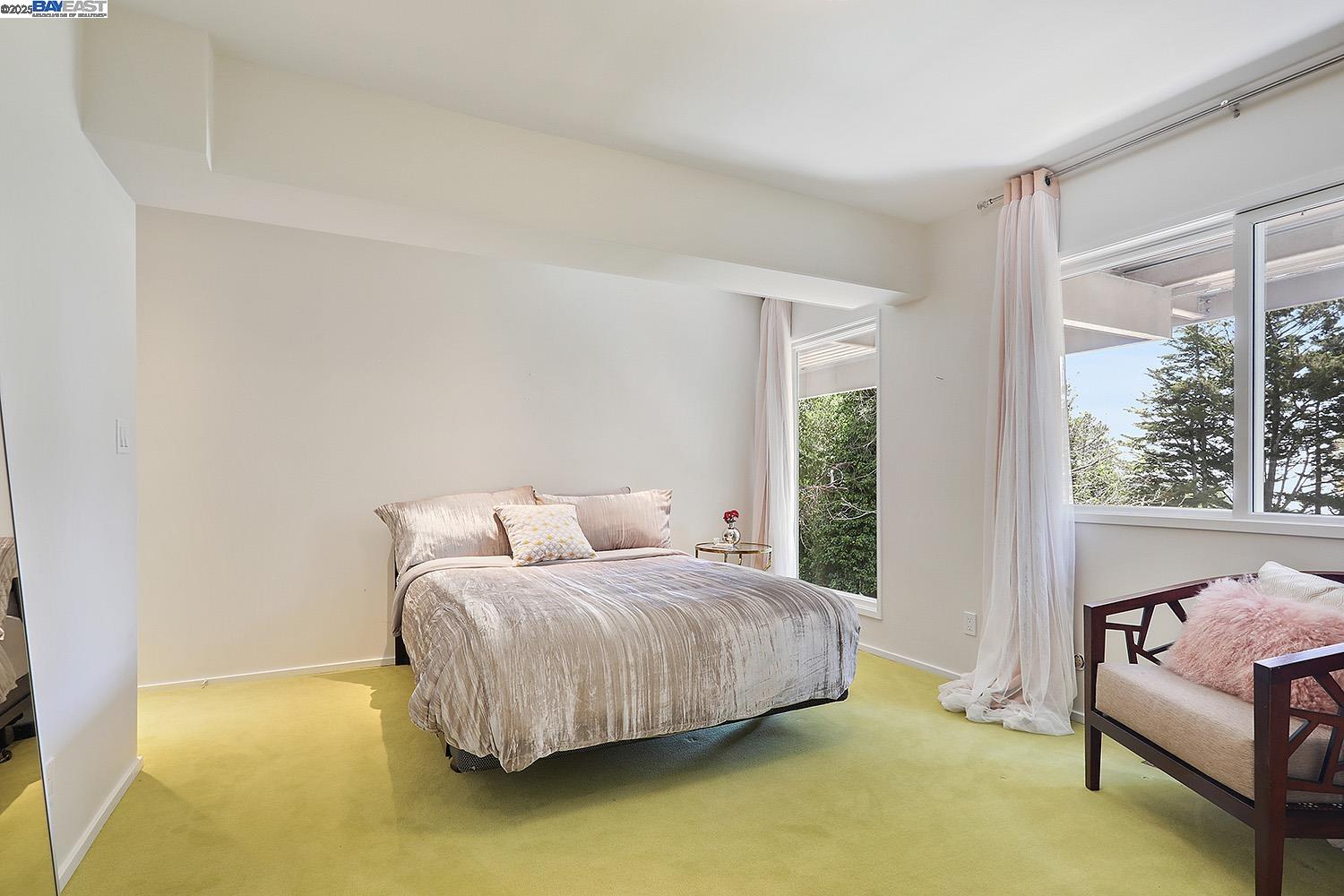 Detail Gallery Image 25 of 37 For 6624 Saroni Dr, Oakland,  CA 94611 - 4 Beds | 2/1 Baths